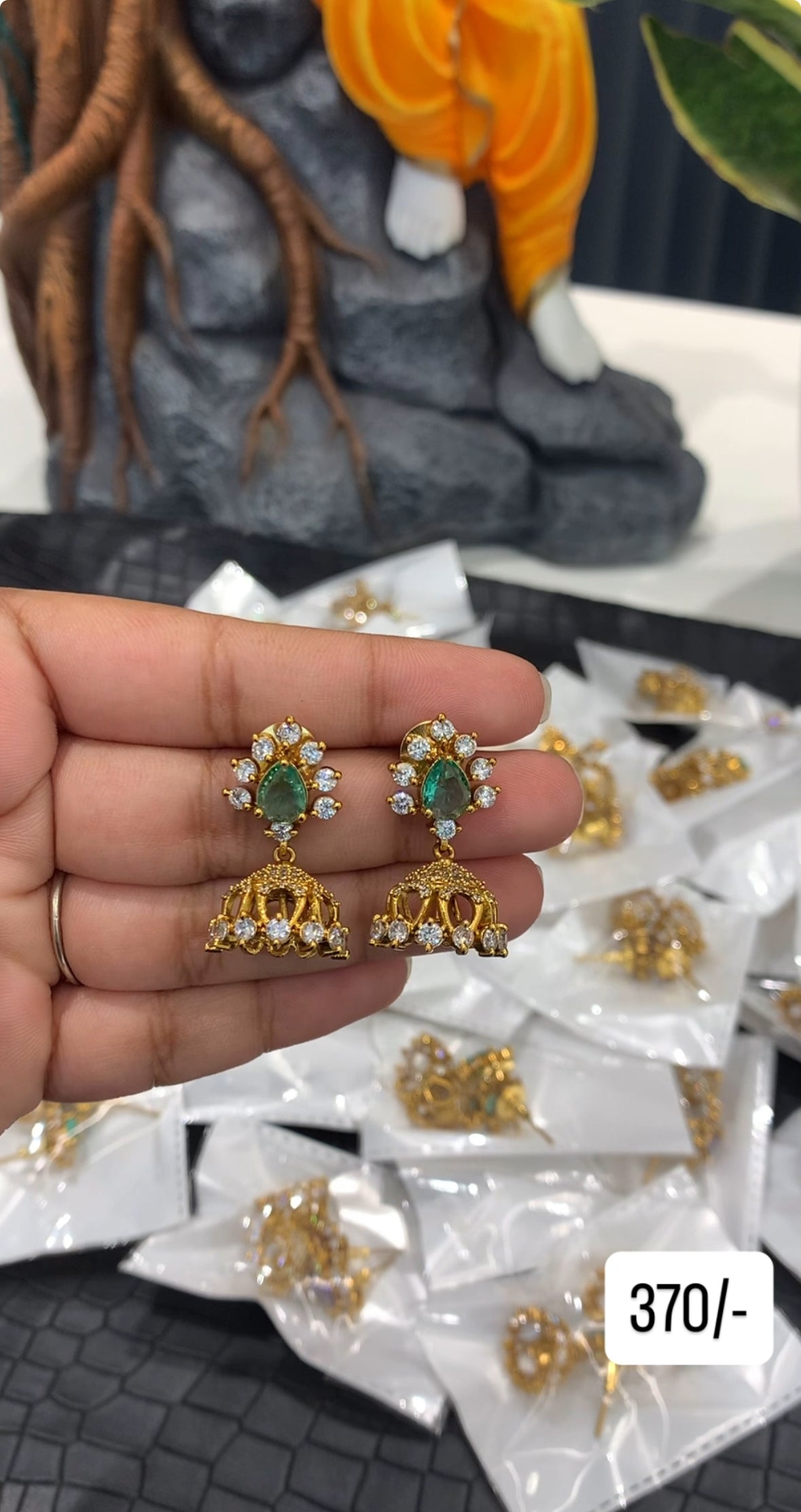 Beautiful Green stone Jumkies