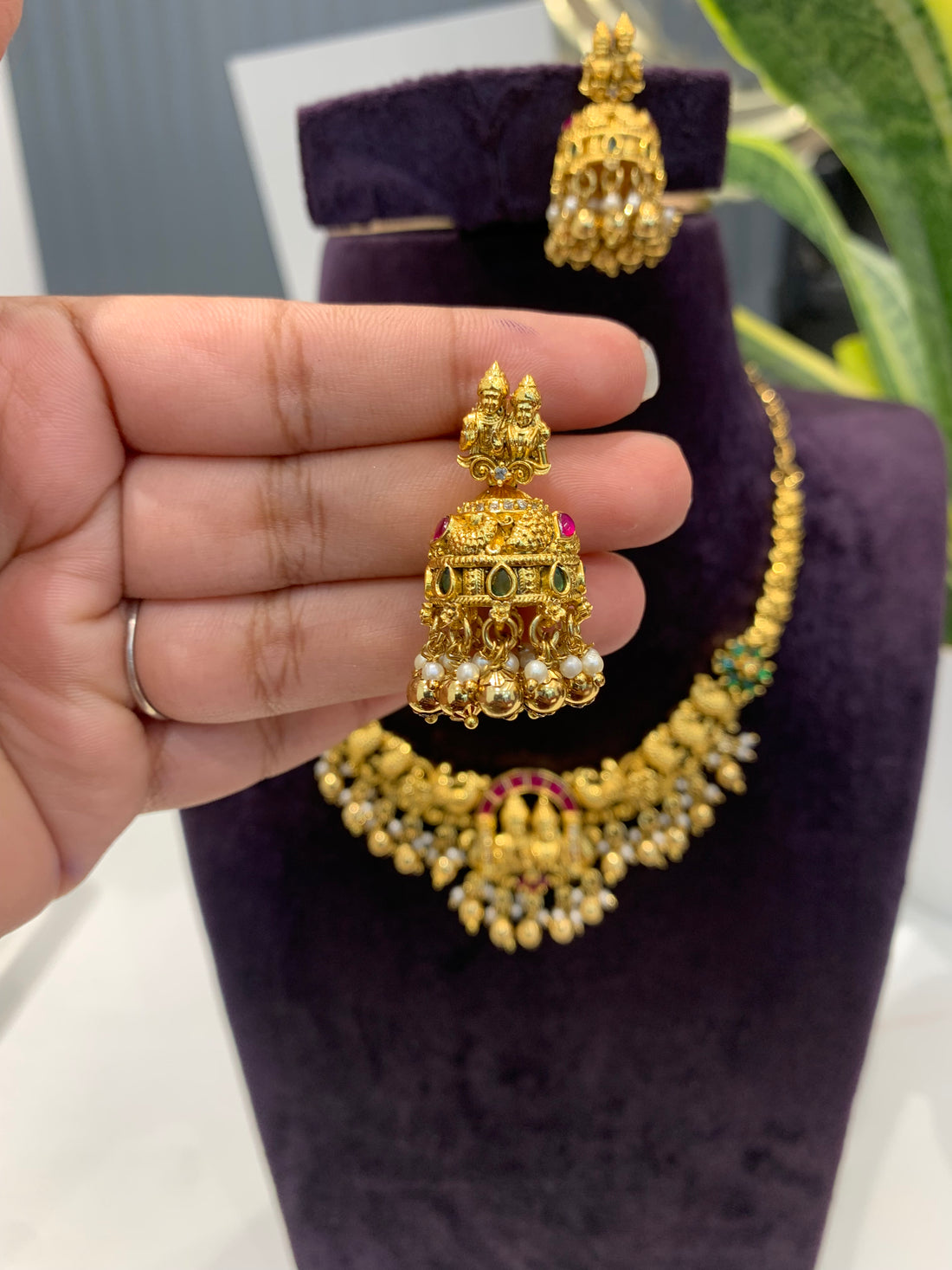 Beautiful jadav necklace