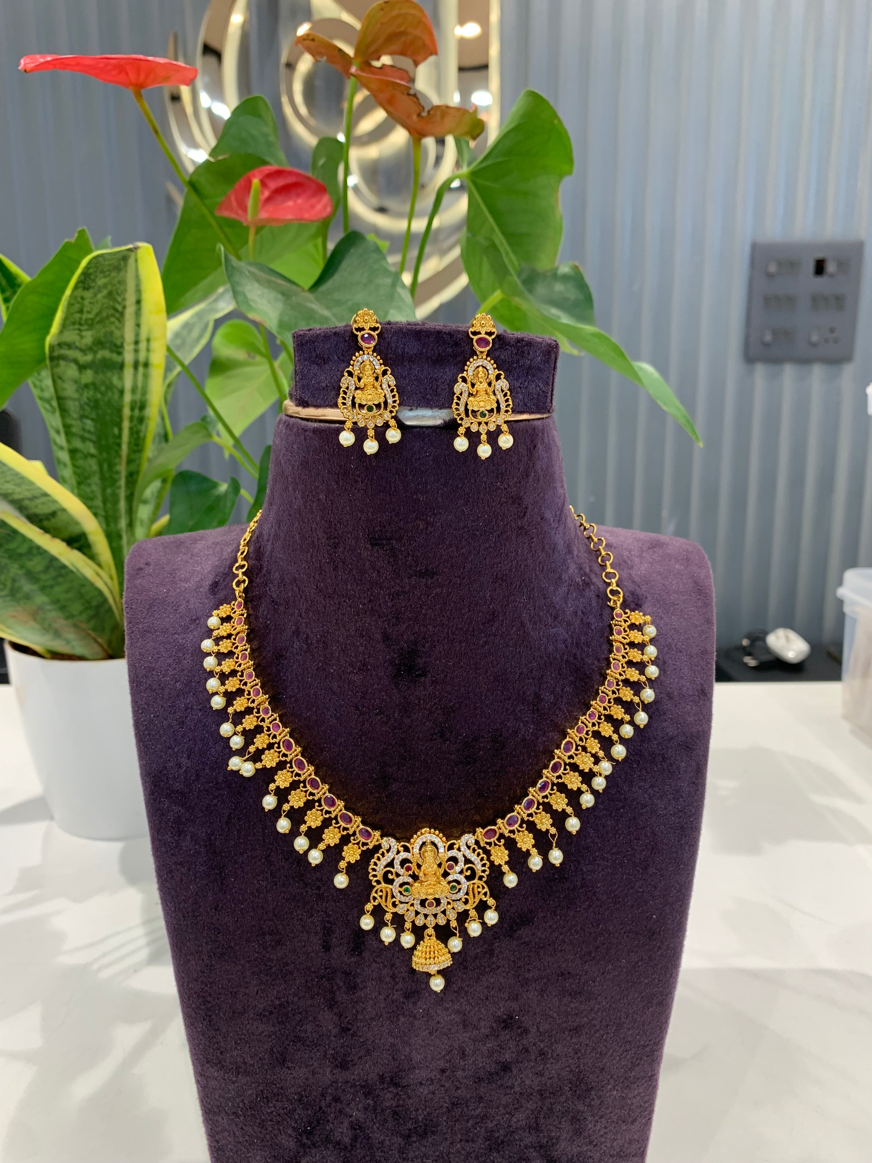 Beautiful simple necklace