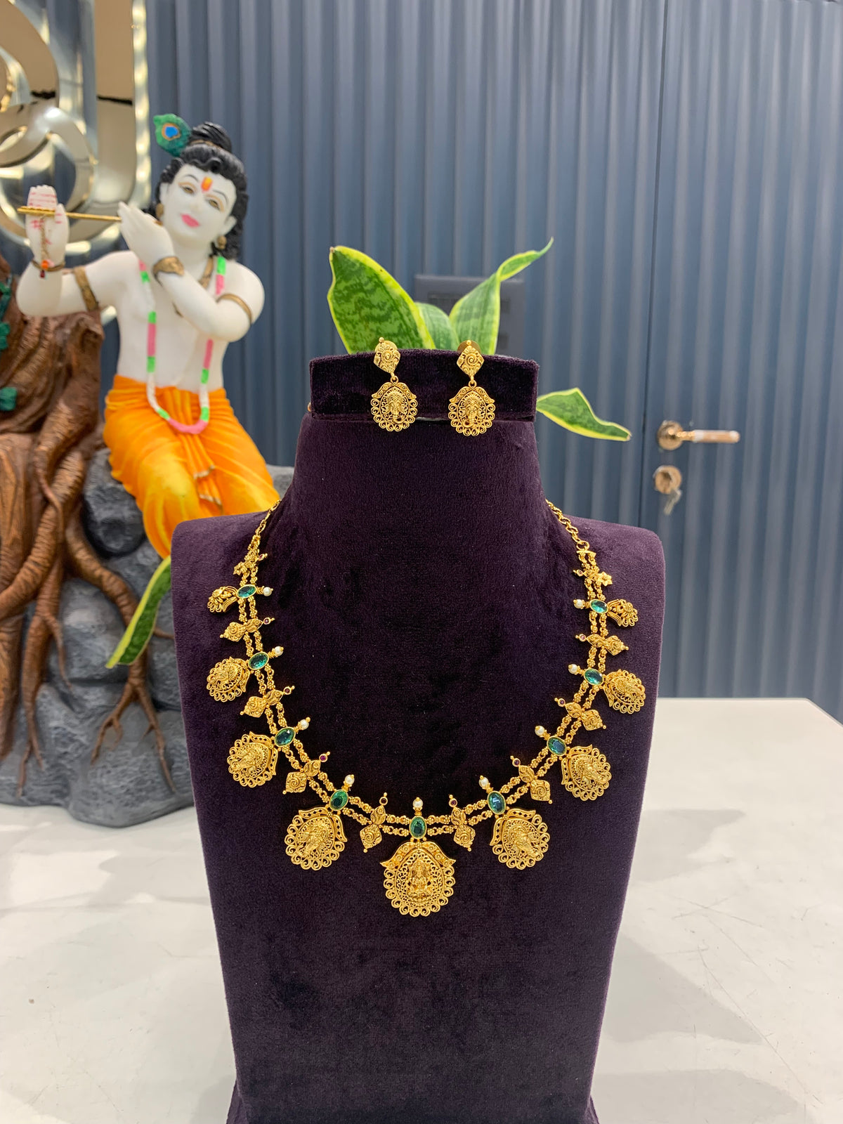 Beautiful Kasu Model Lakshmidevi Neck set with Pushback Earrings
