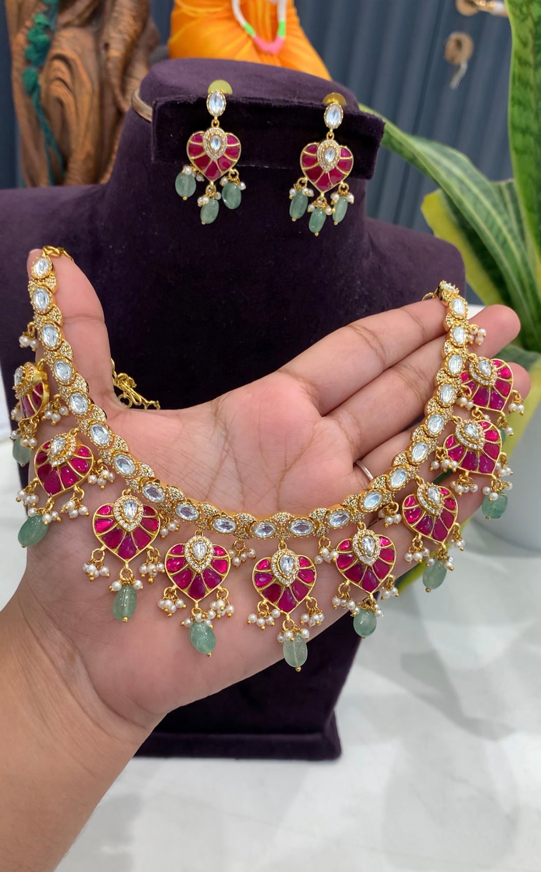Beautiful jadav necklace