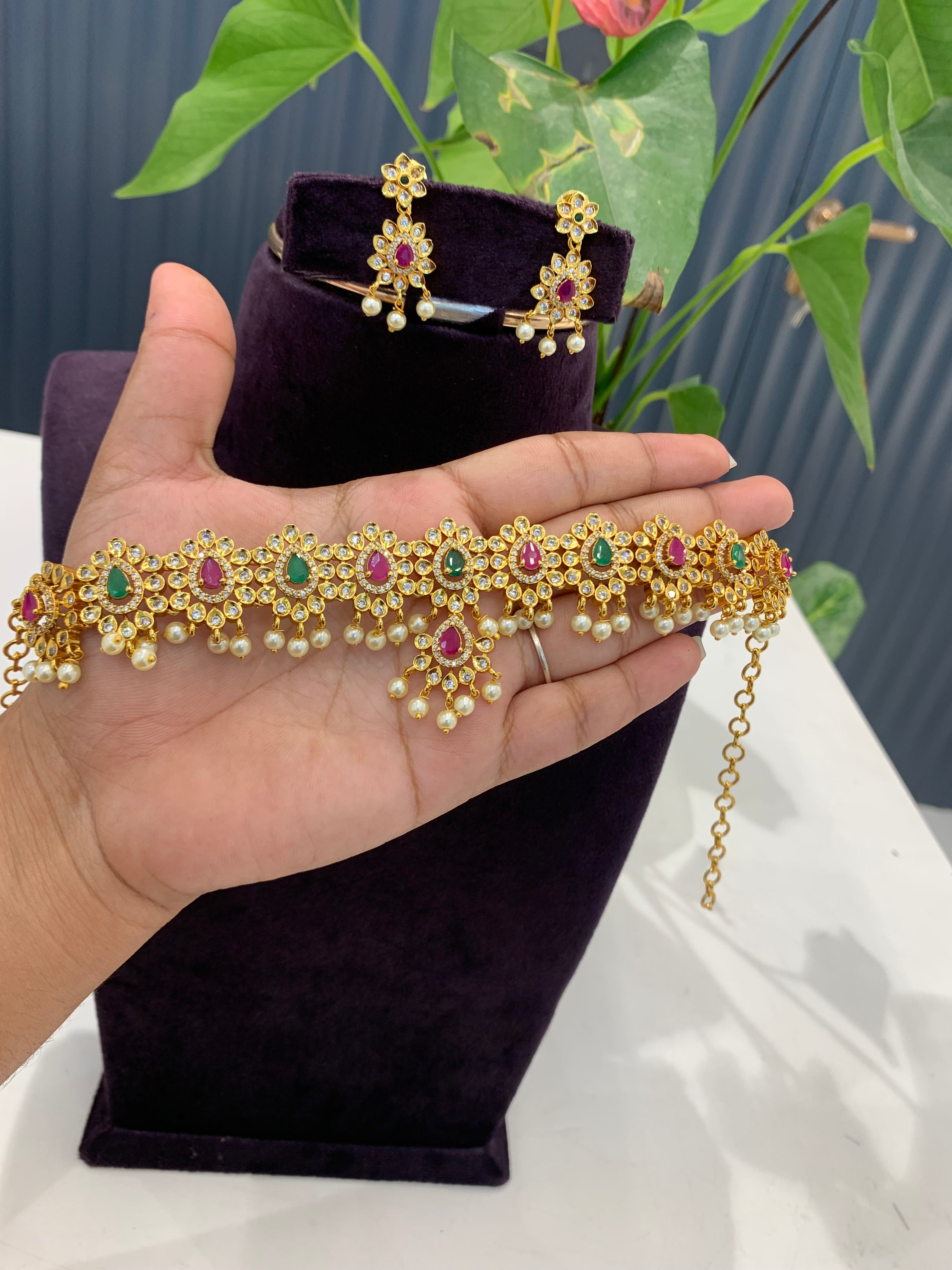 Beautiful chocker set