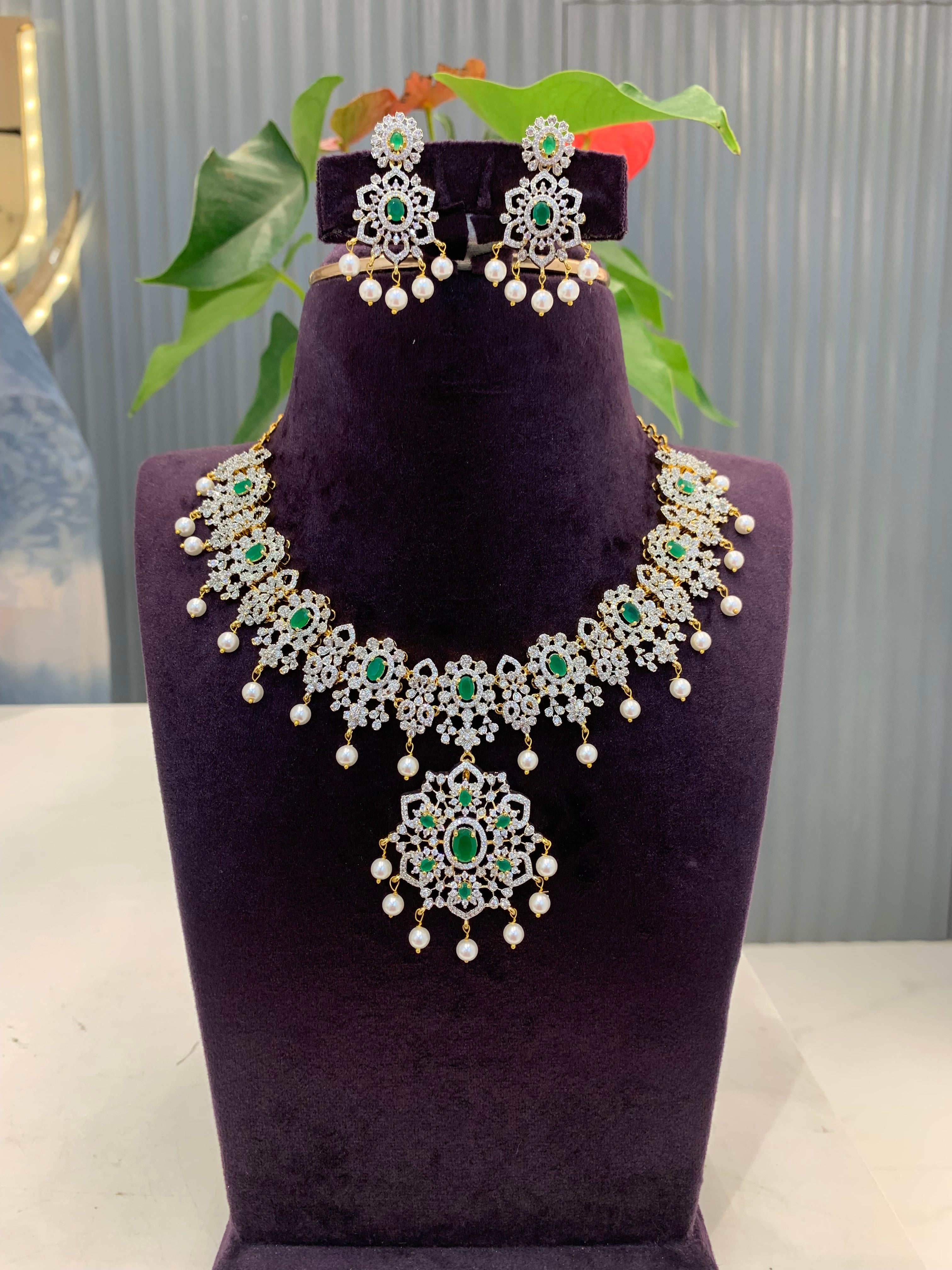 Beautiful Green stone GJ polish Necklace