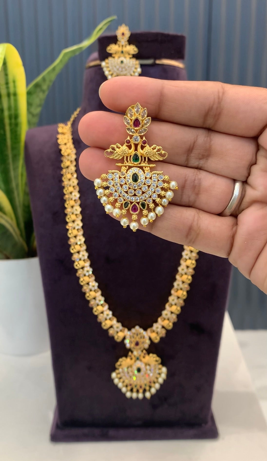 Beautiful CZ UNCUT STONE Haram