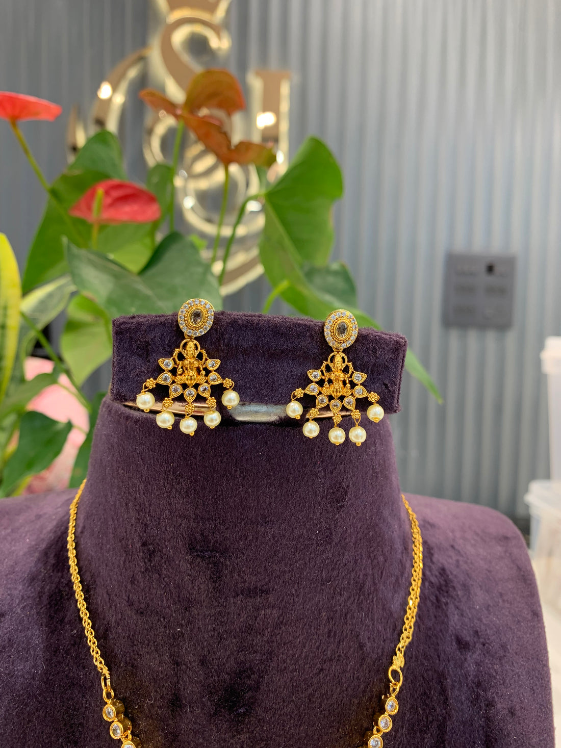 Beautiful simple white stone lakshmi devi necklace