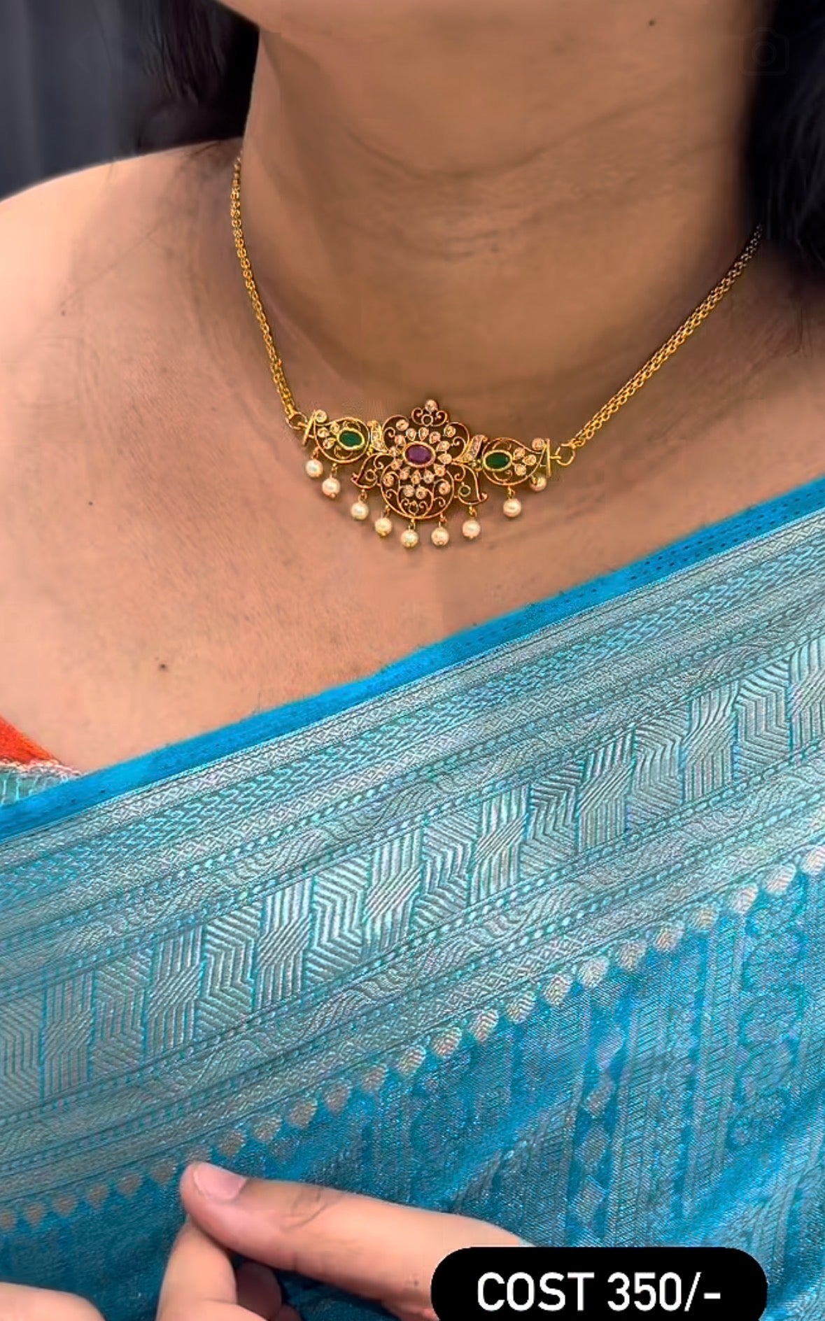 Beautiful mini chocker