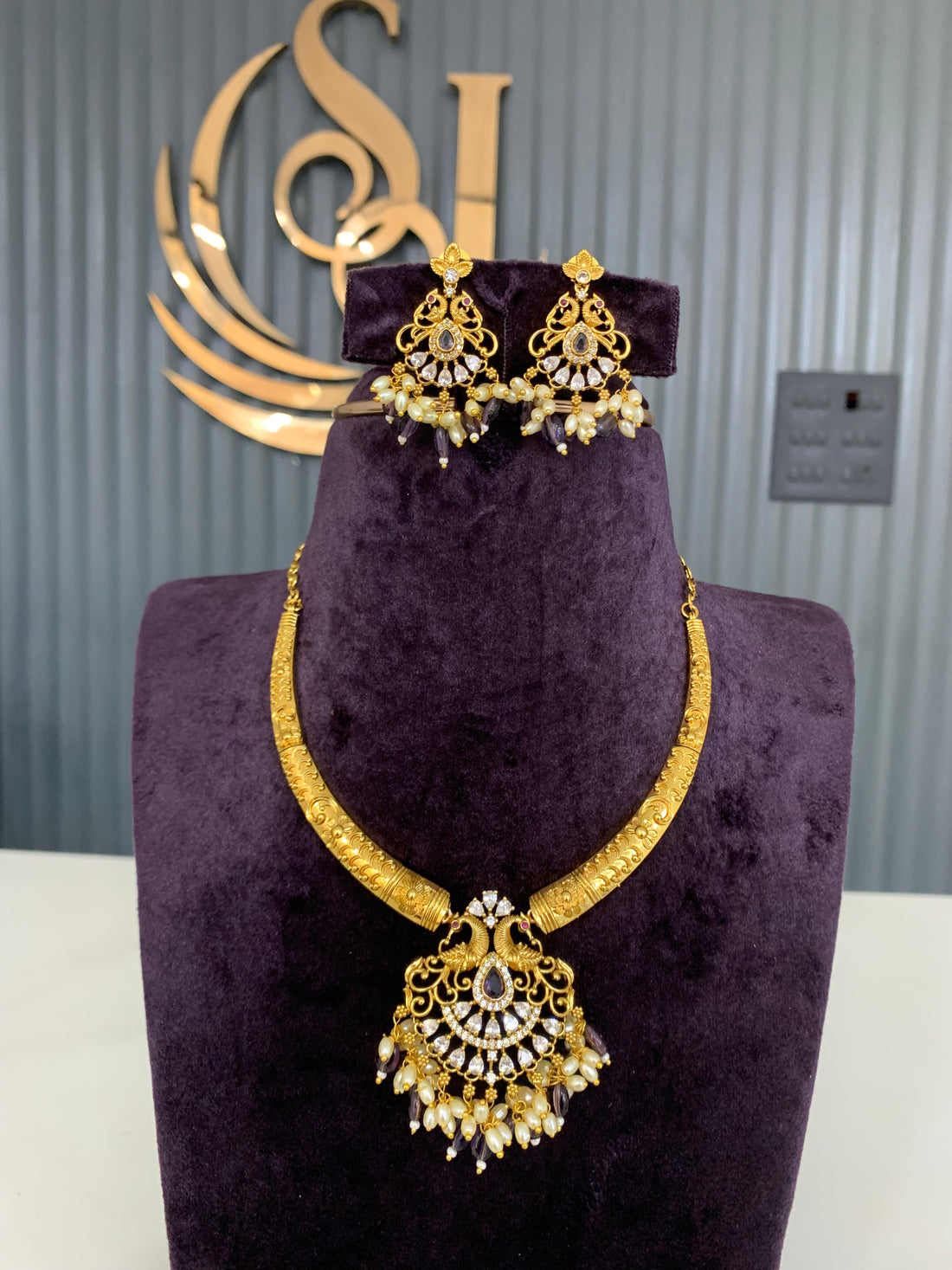 Beautiful Kanti necklace