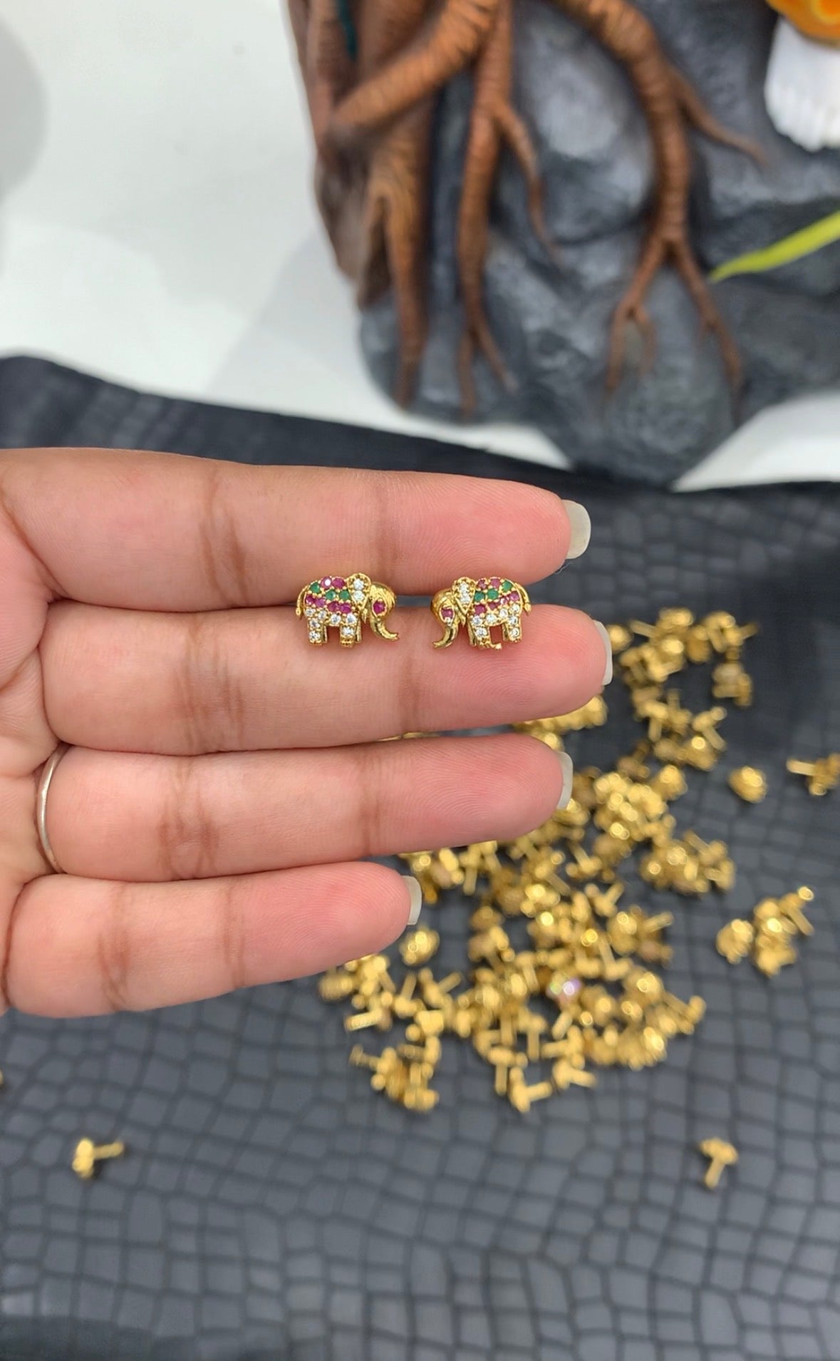 Beautiful screw back elephant studs(Multi stone)