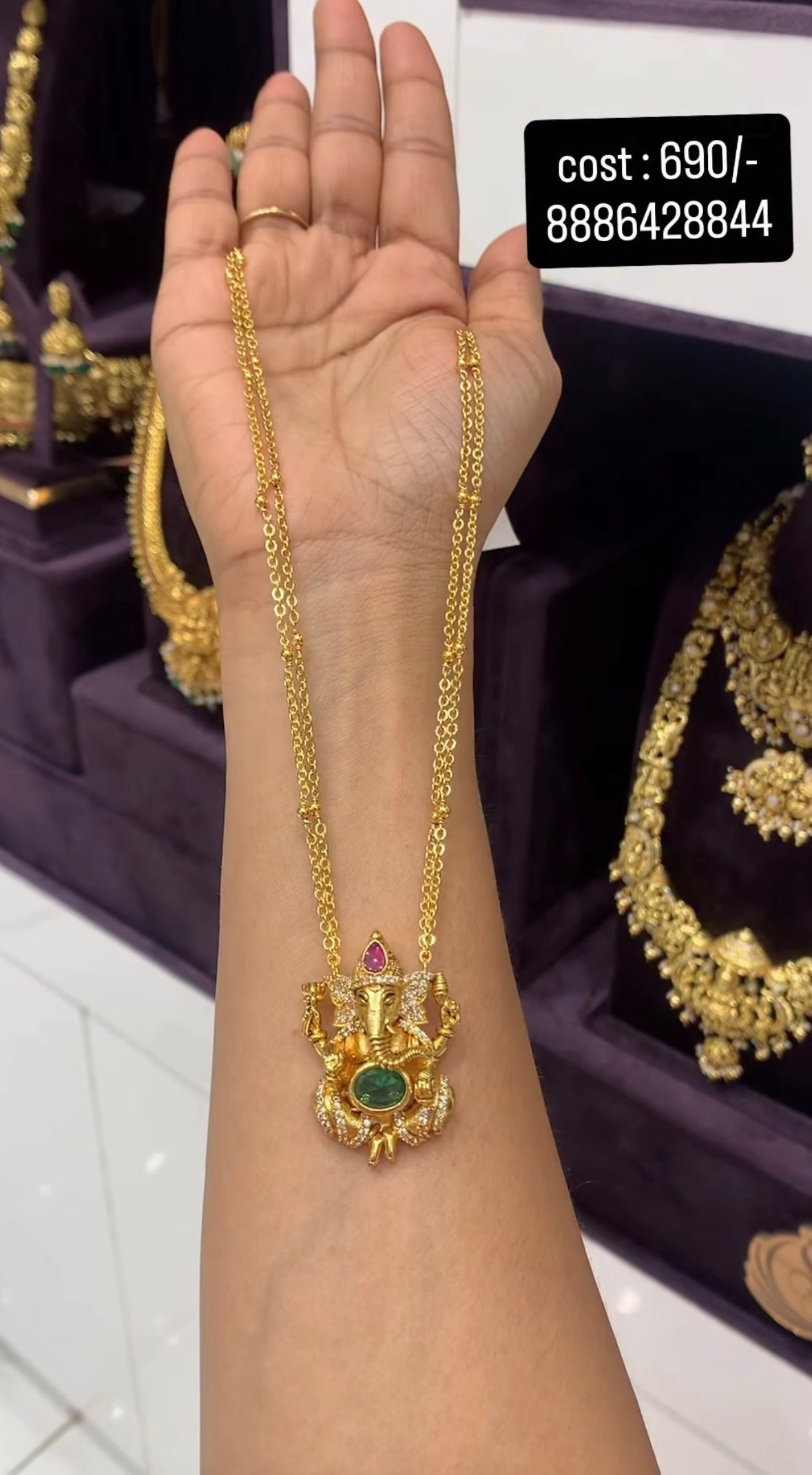 Beautiful Ganesh pendant with 18inchs chandraharam chain