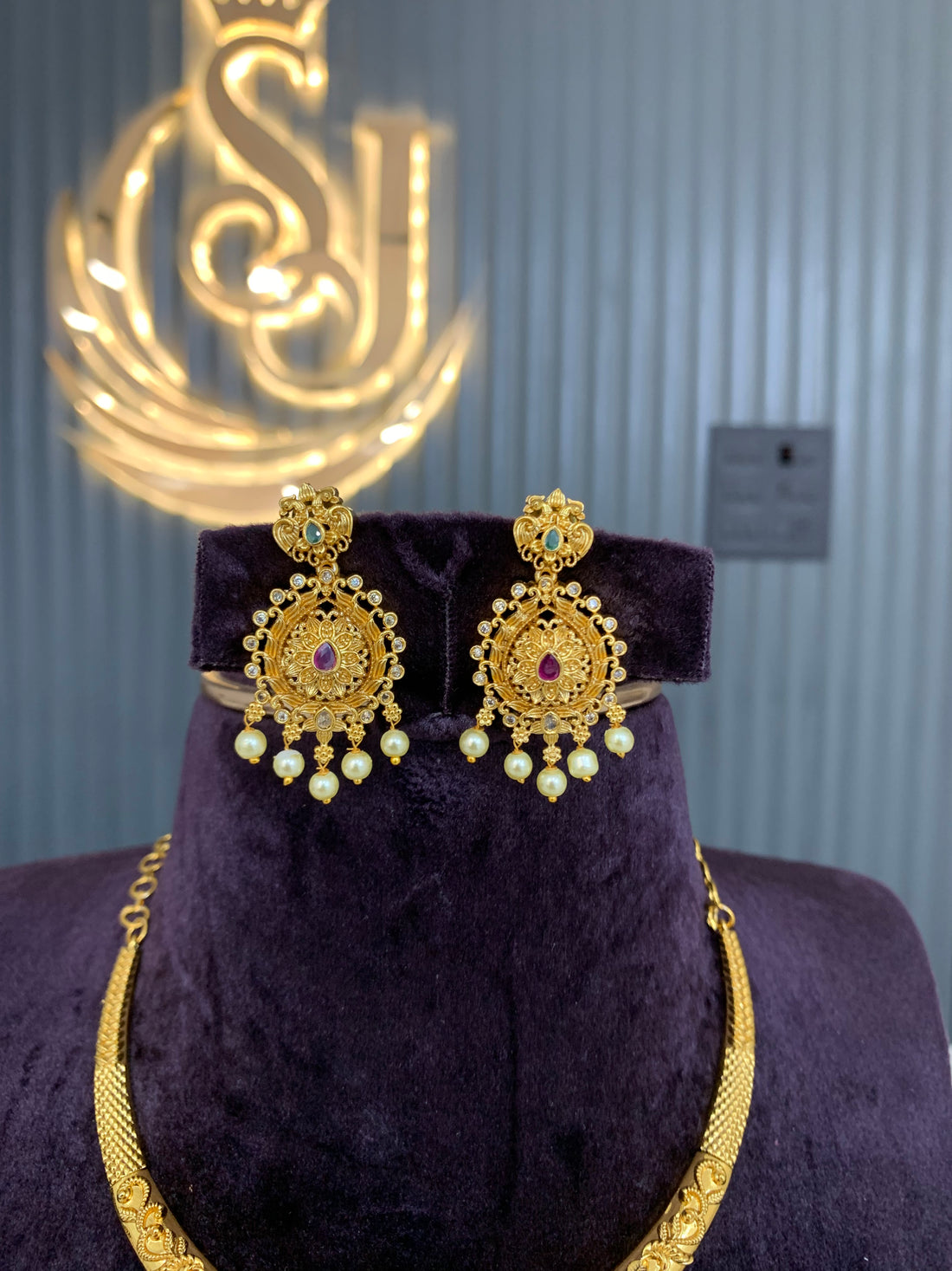 Beautiful Kanti necklace