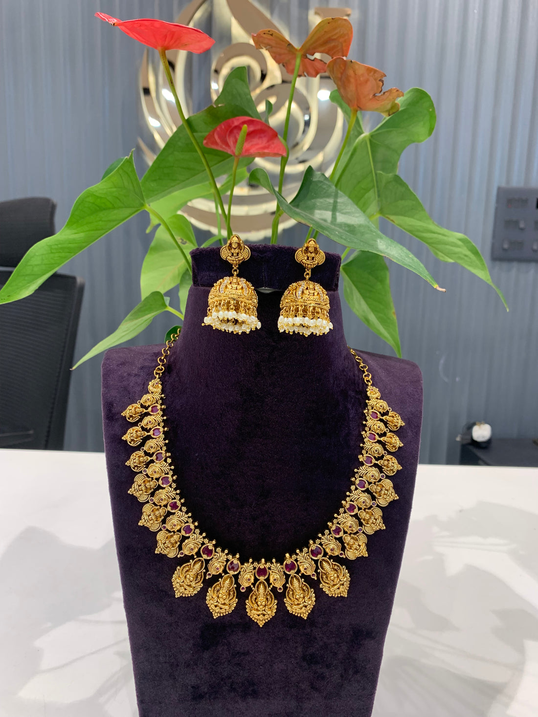 Beautiful nakshi short necklace