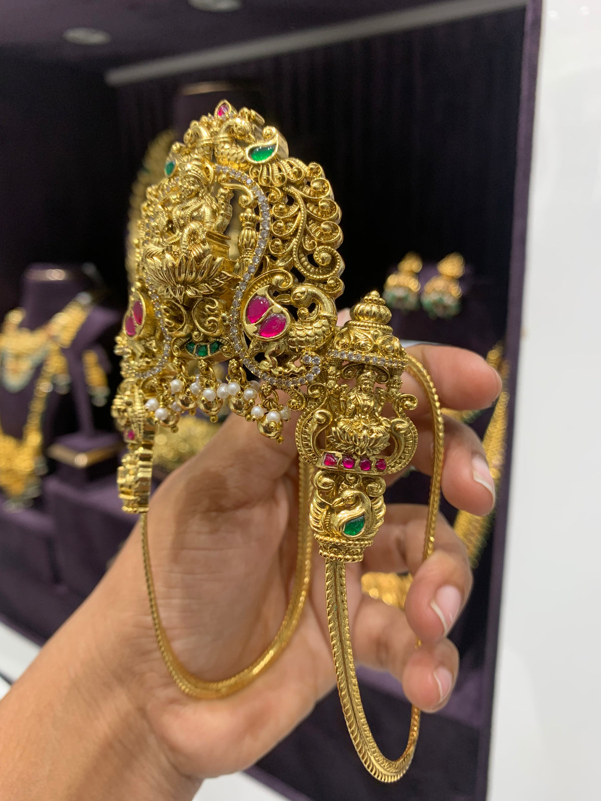 Beautiful Nakshi 3D Jadav stone Adult Aaravanki