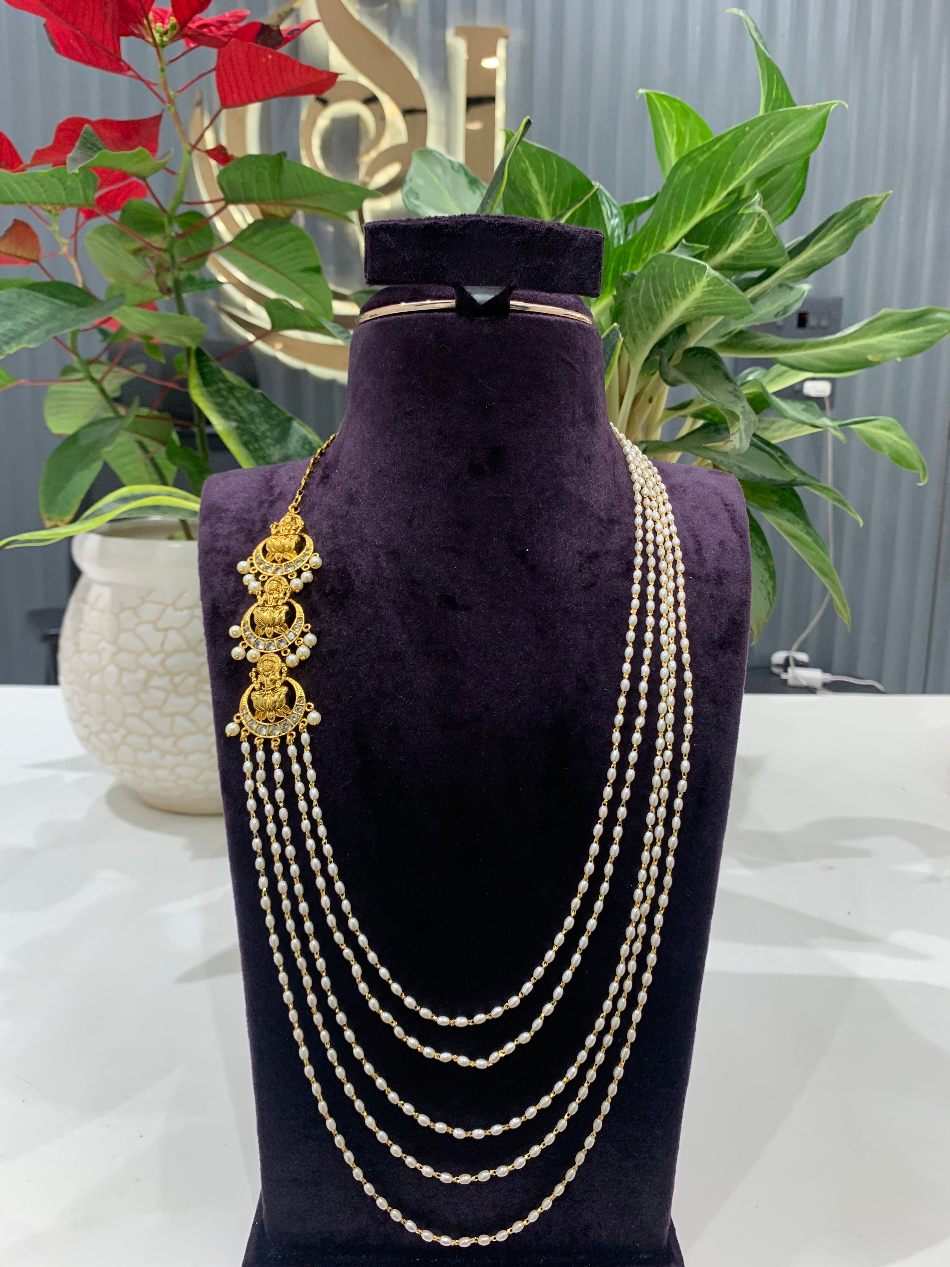 Beautiful pearls step customised chain set