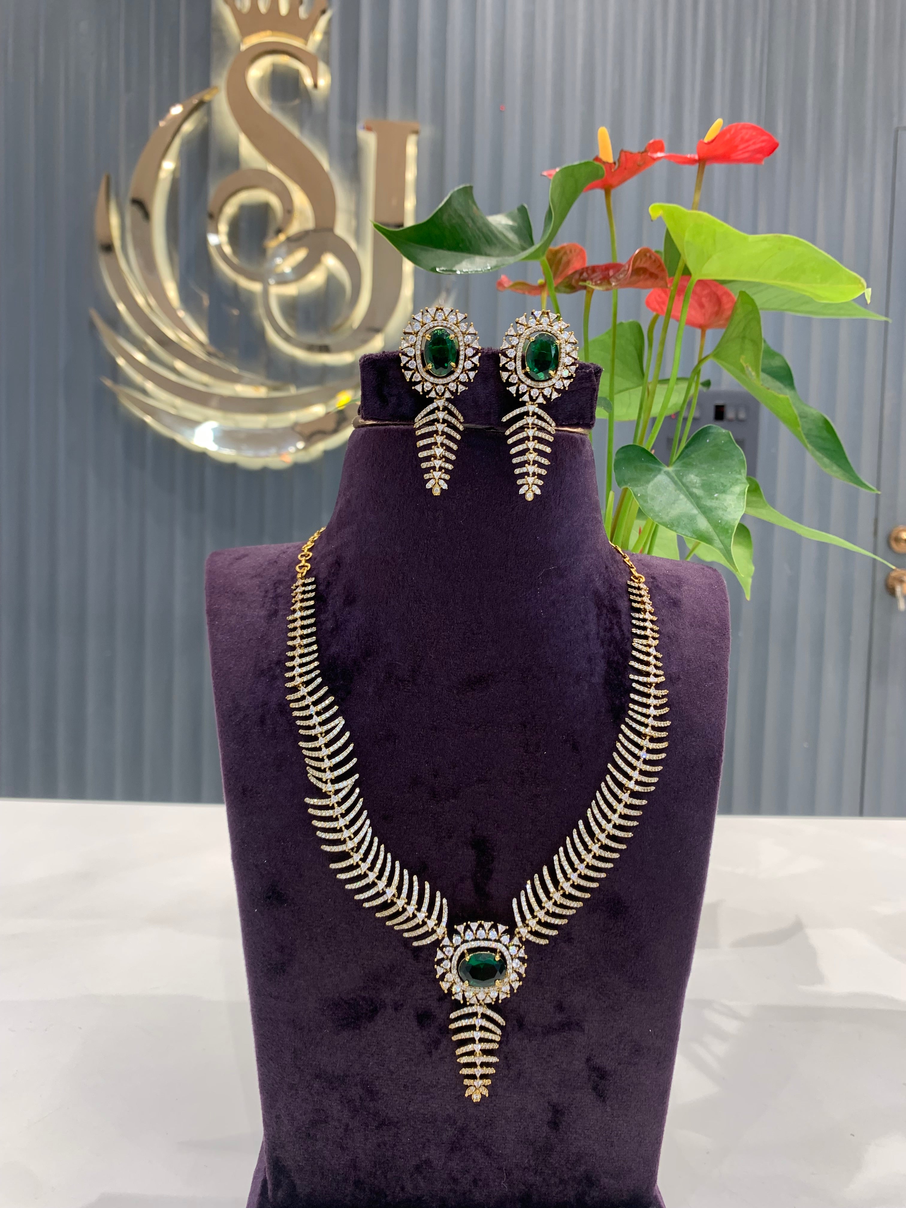 Beautiful nd stylish necklace