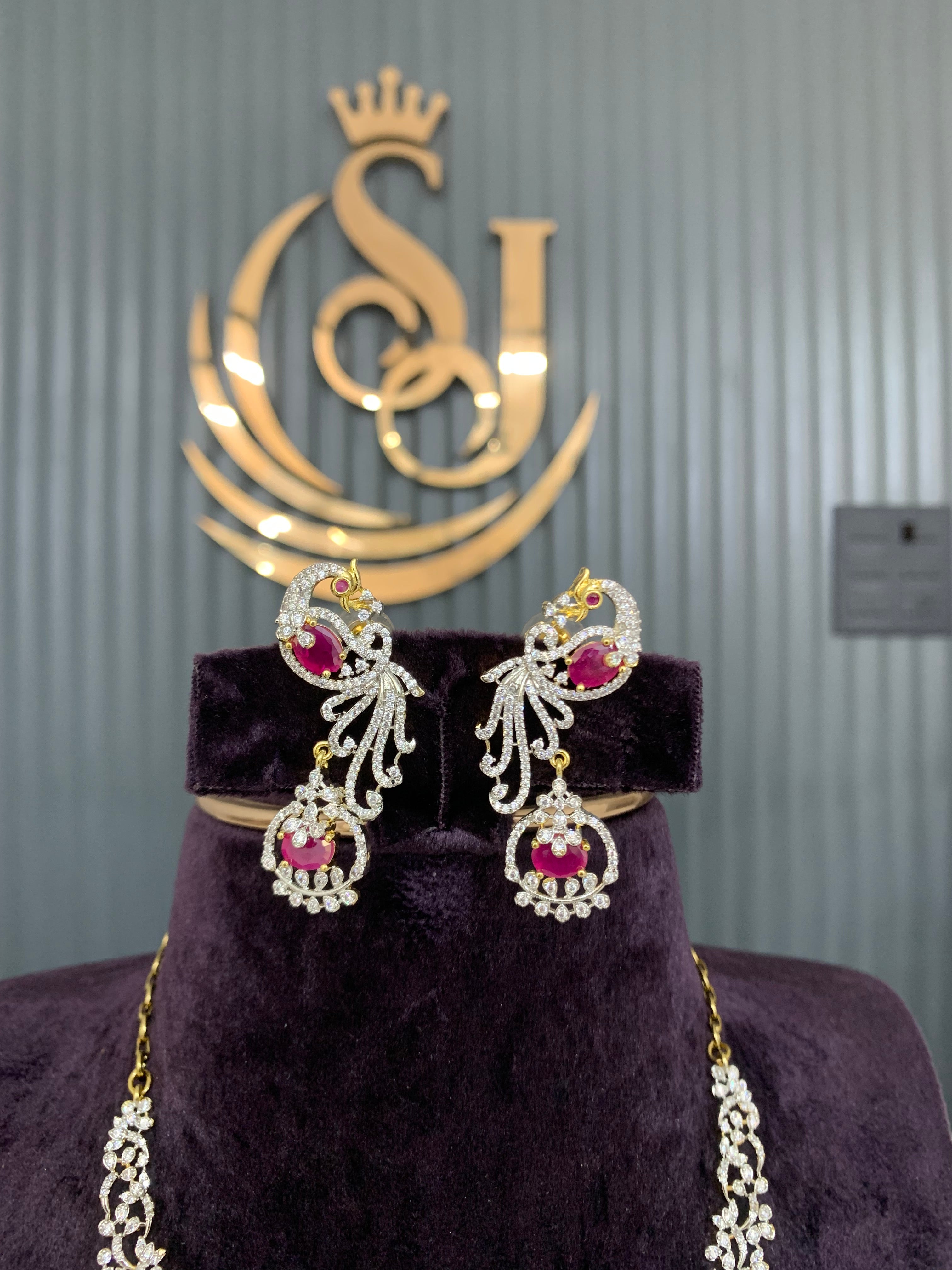 Beautiful GJ polish necklace