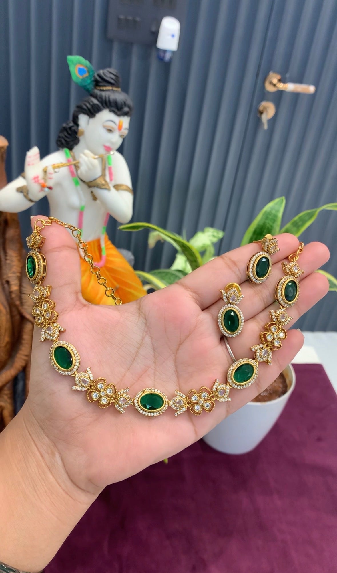 Beautiful party wear necklace @offer price