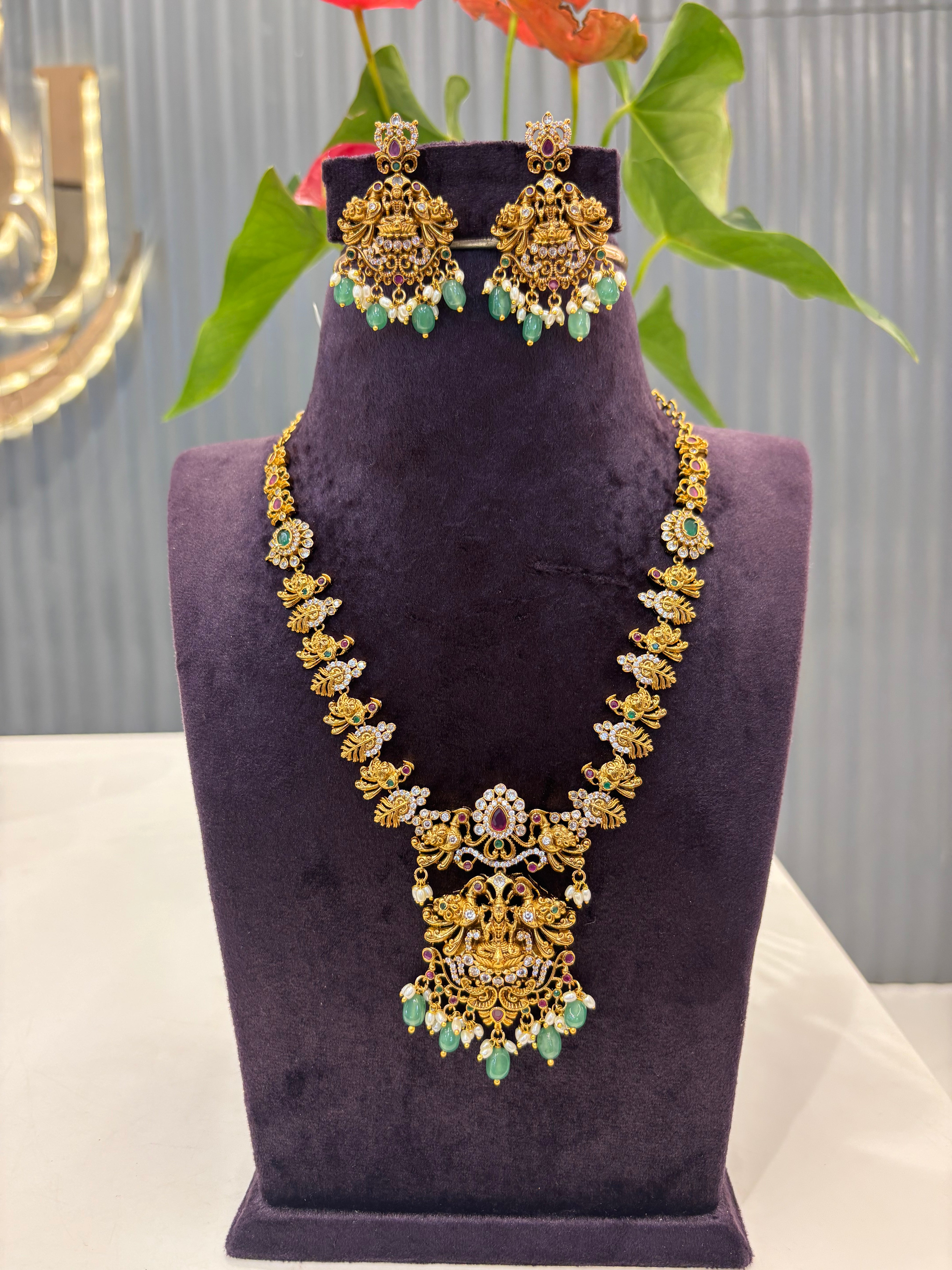 Beautiful nd simple Nakshi Necklace