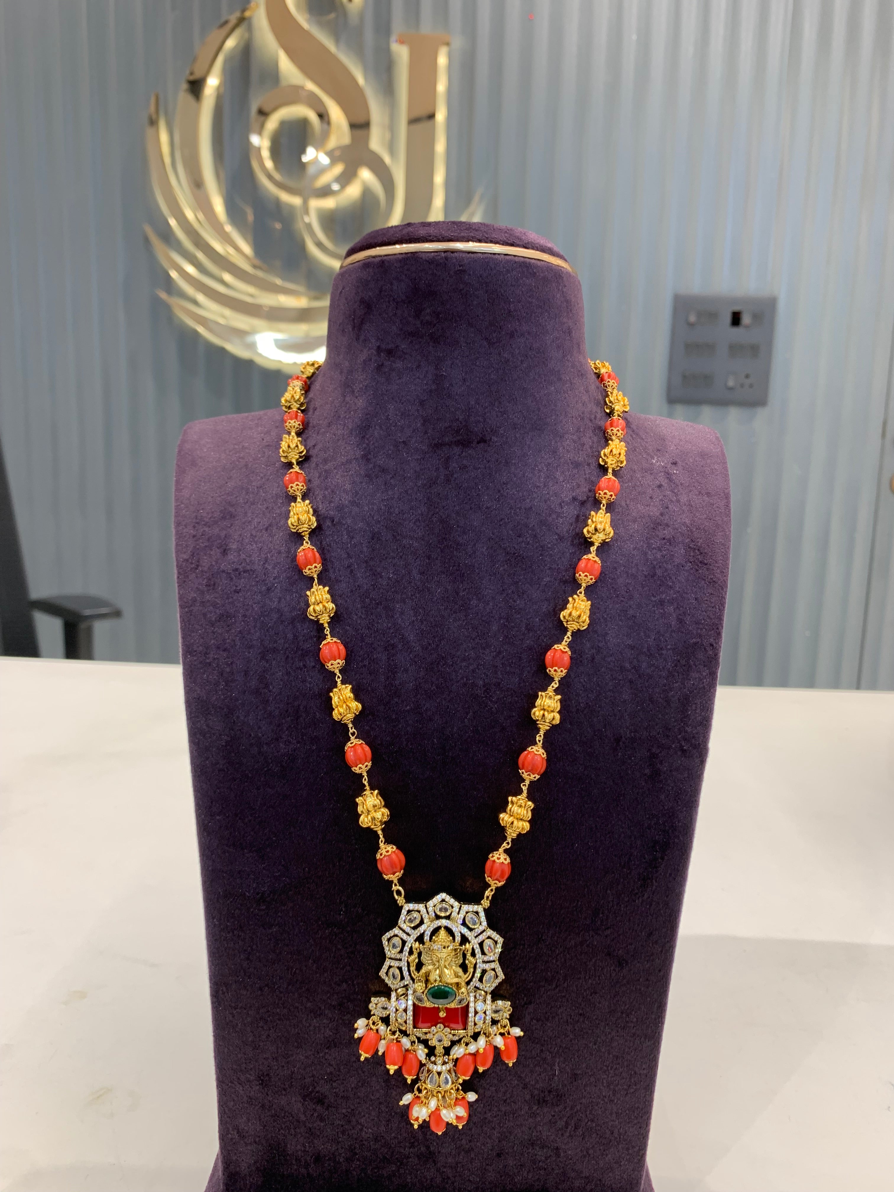 Beautiful Vinayaka Coral set