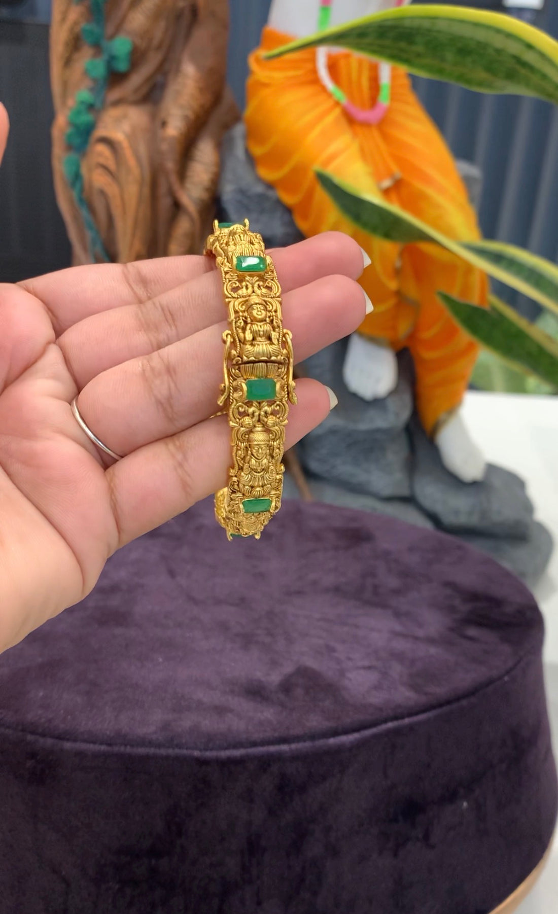 Beautiful openable bangle (single)