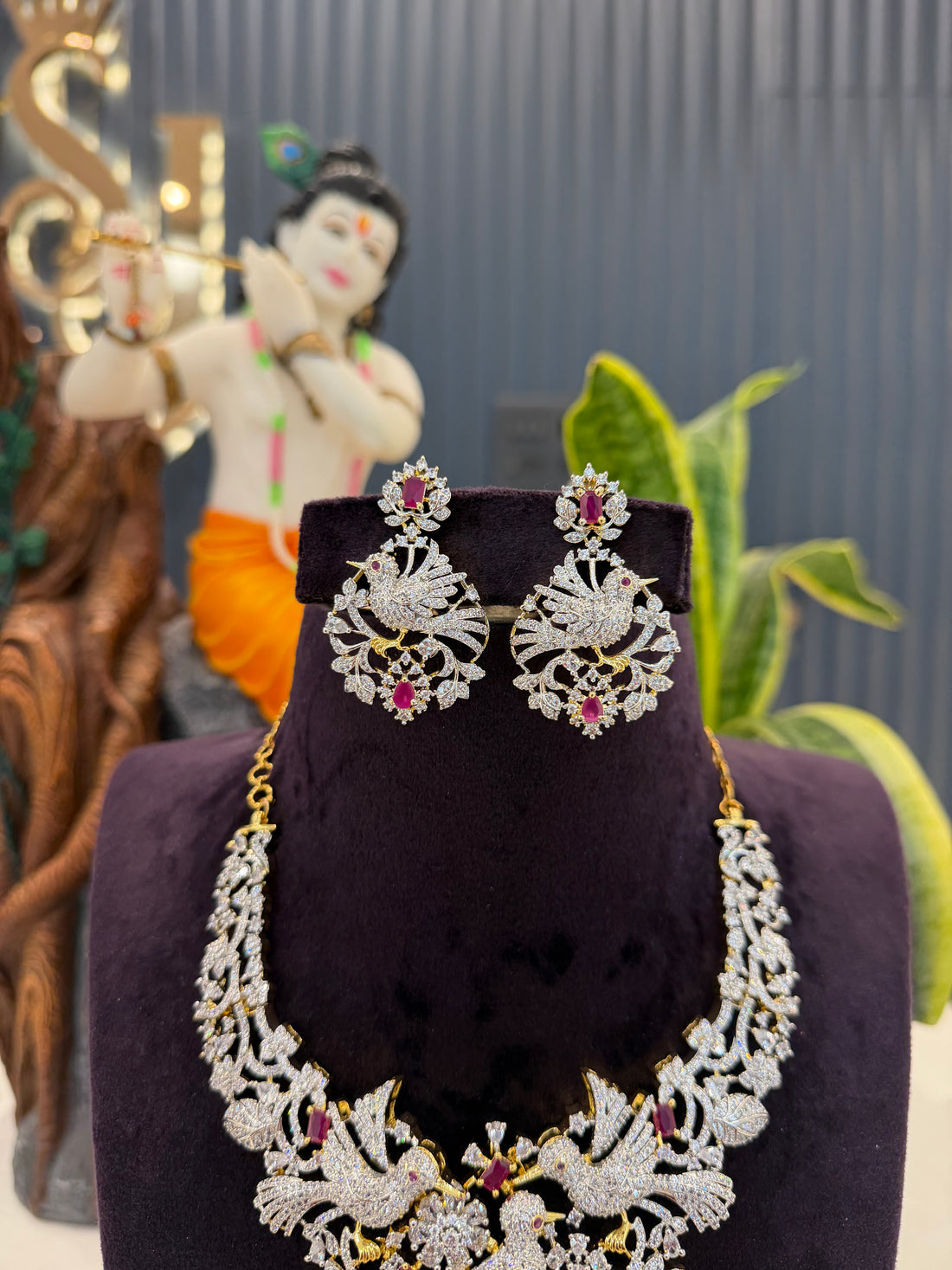 Beautiful Gj polish Parrot Necklace with Pink stone