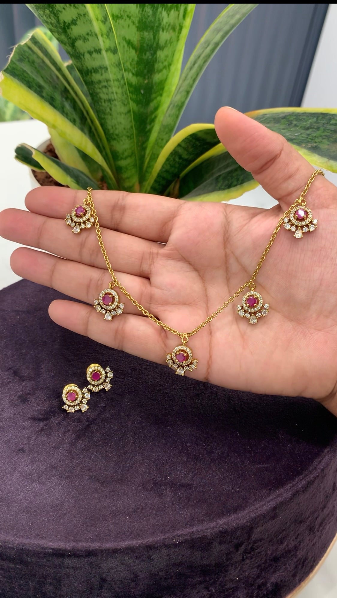 Beautiful pink stone chain necklace