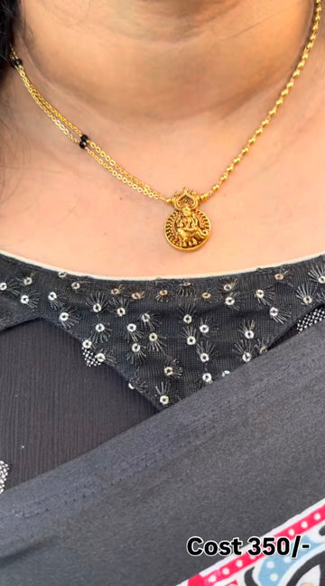 Beautiful pendent with stylish chain