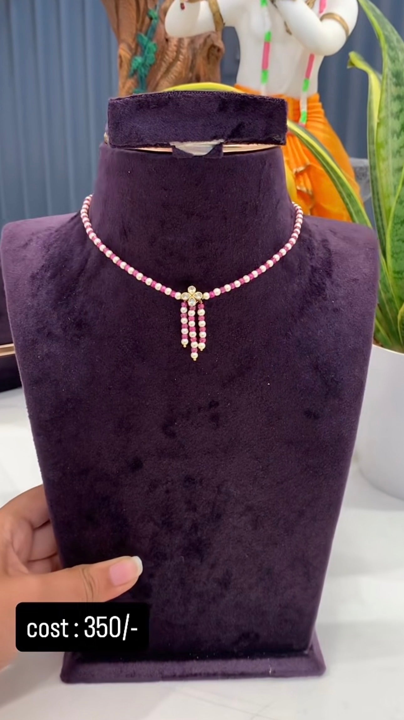 Beautiful customised chocker set