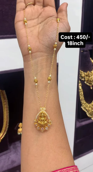 Beautiful traditional locket with customised chain