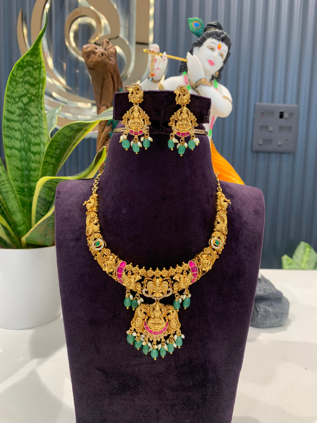 Beautiful Nakshi jadav short necklace