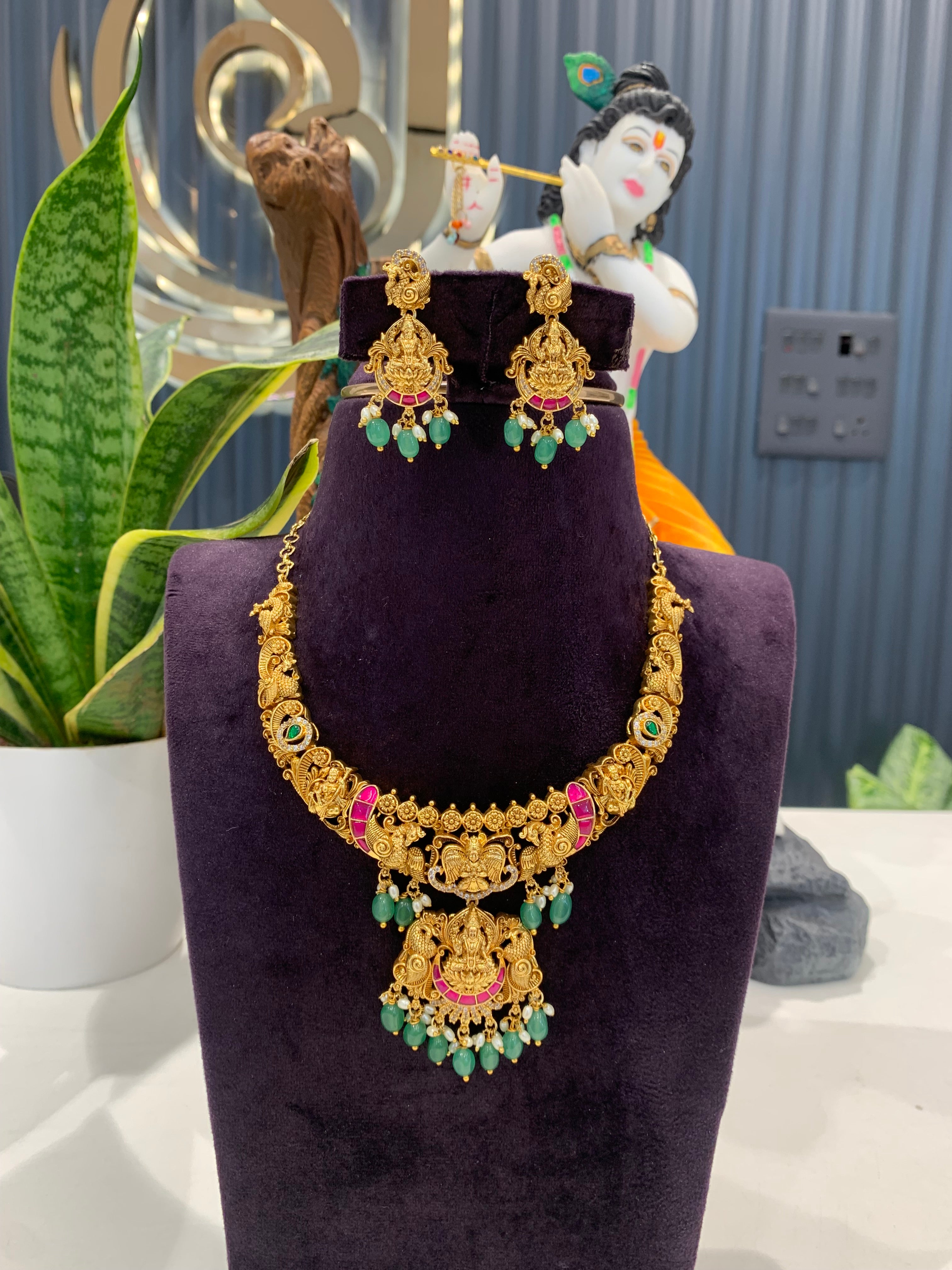 Beautiful Nakshi jadav short necklace