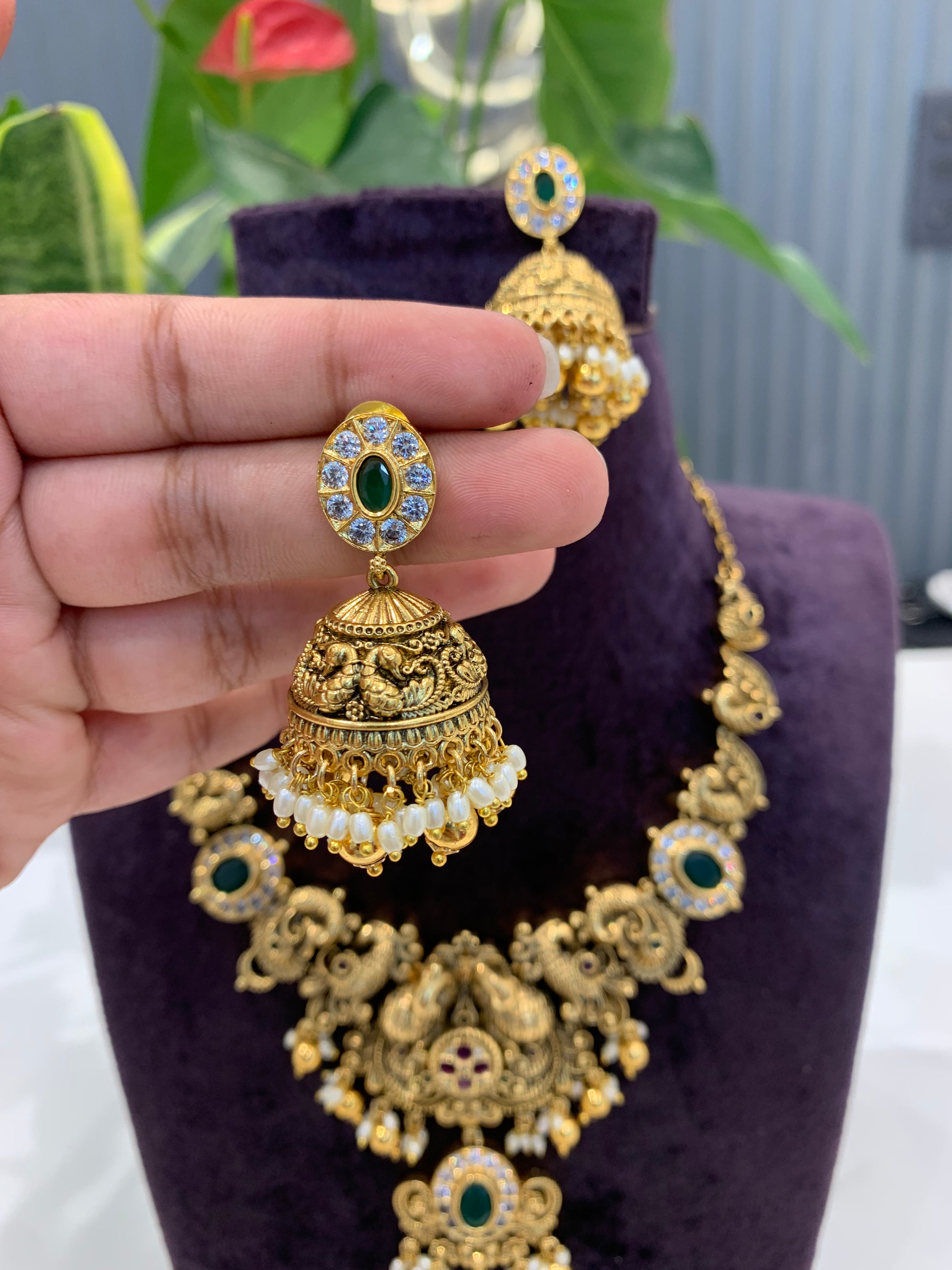 Beautiful traditional 3D necklace