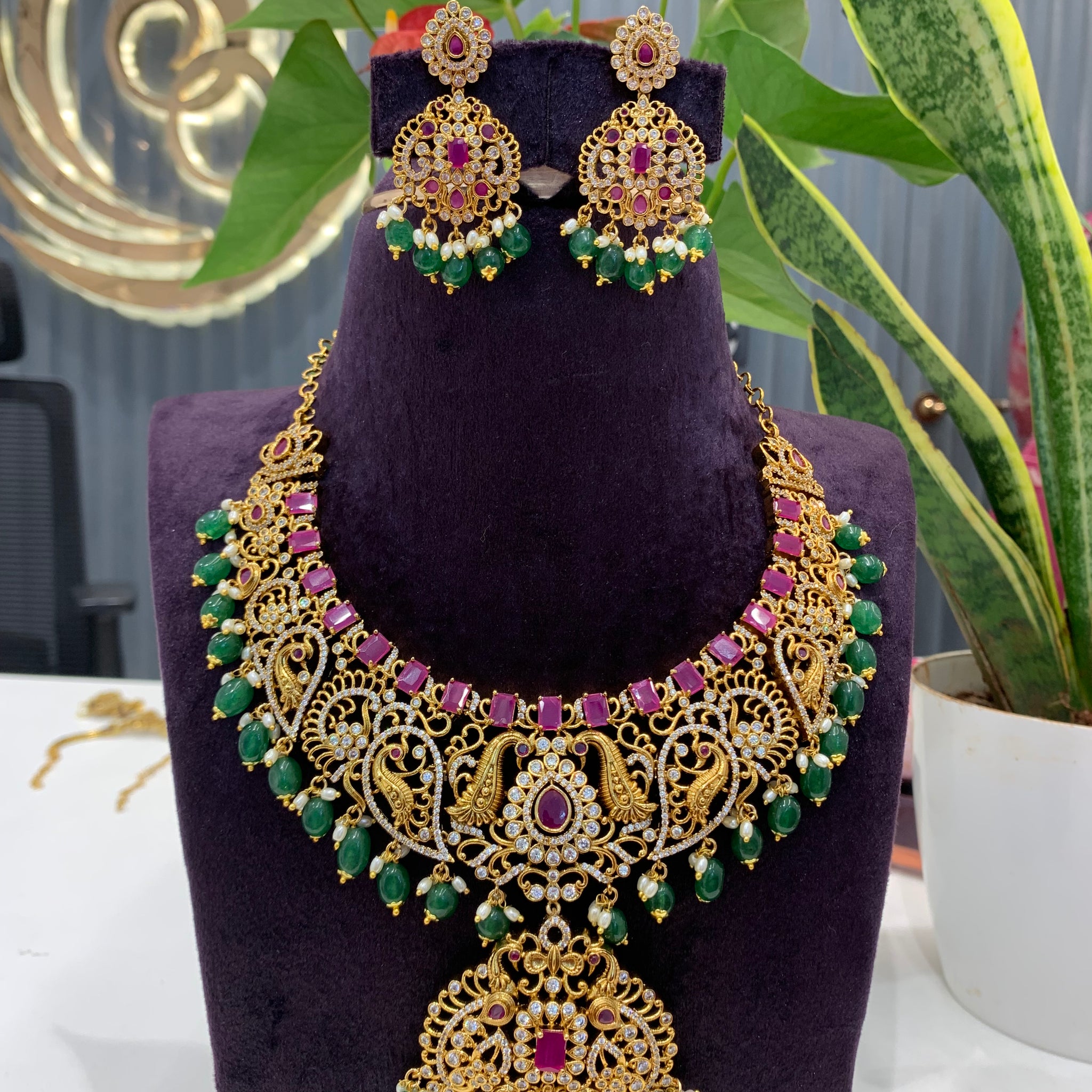 Beautiful neckset
