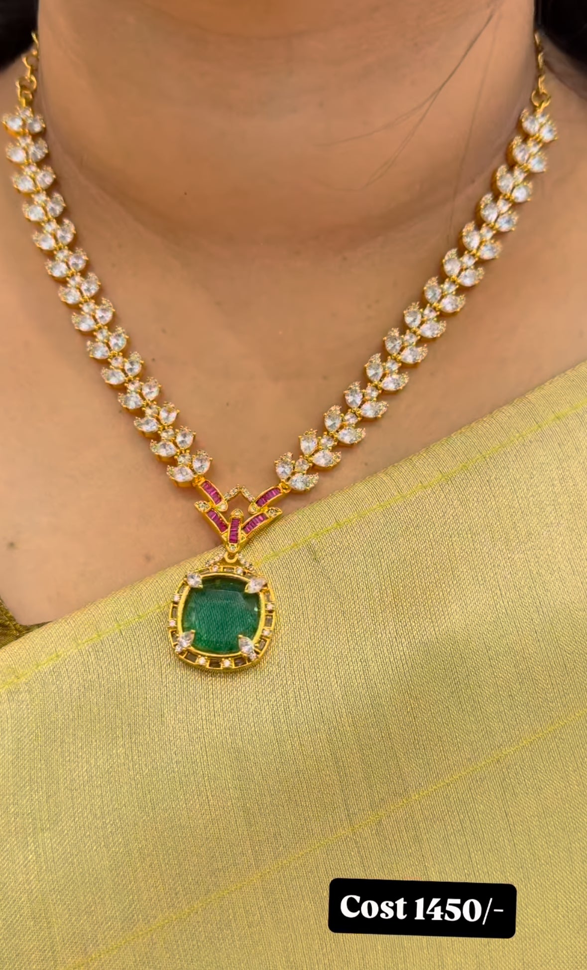 Beautiful party wear necklace