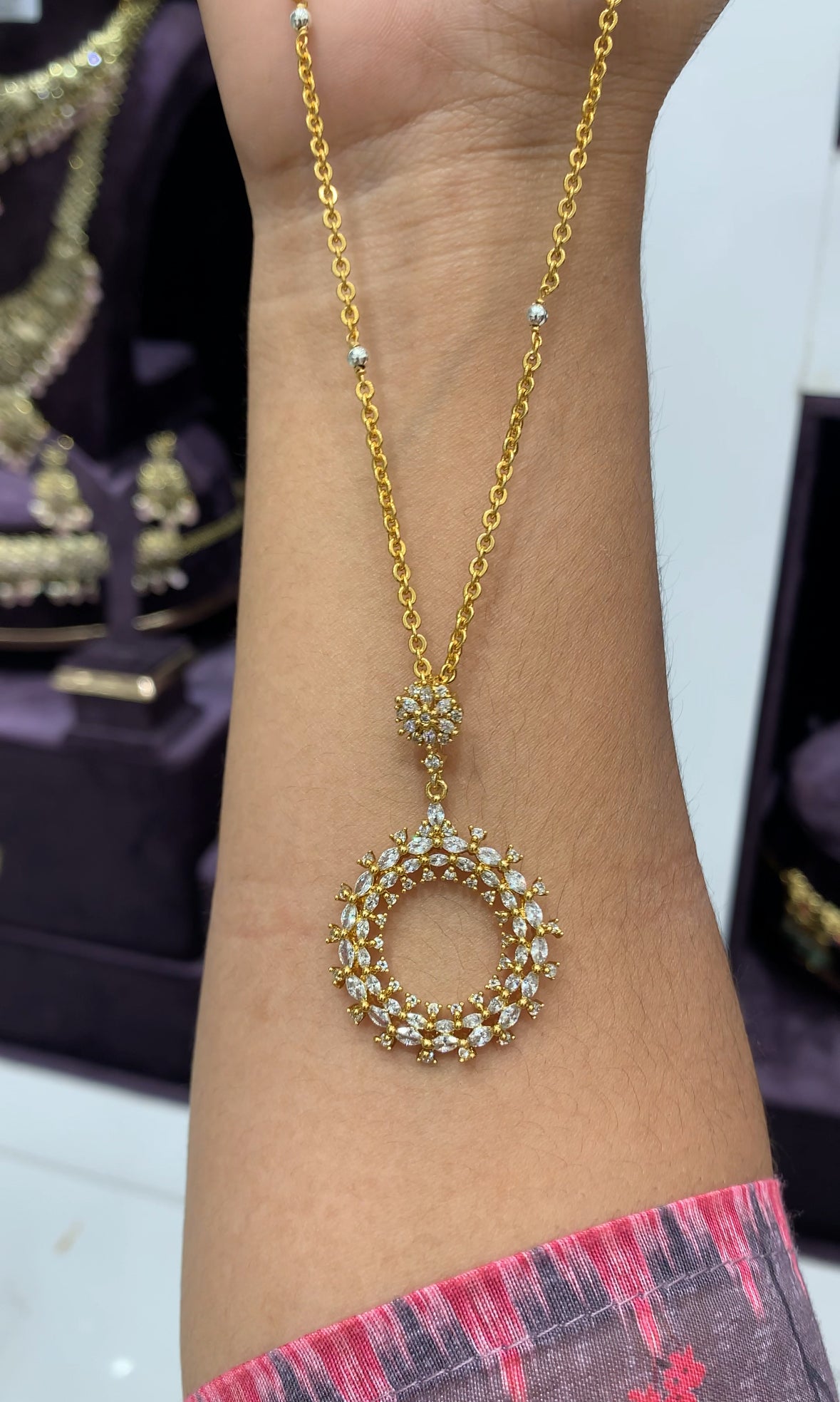 Beautiful stylish pendant set with beautiful chain