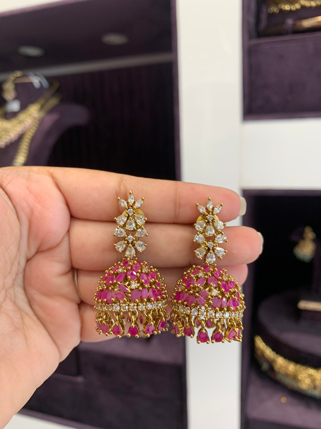 Beautiful ruby stone jumkies