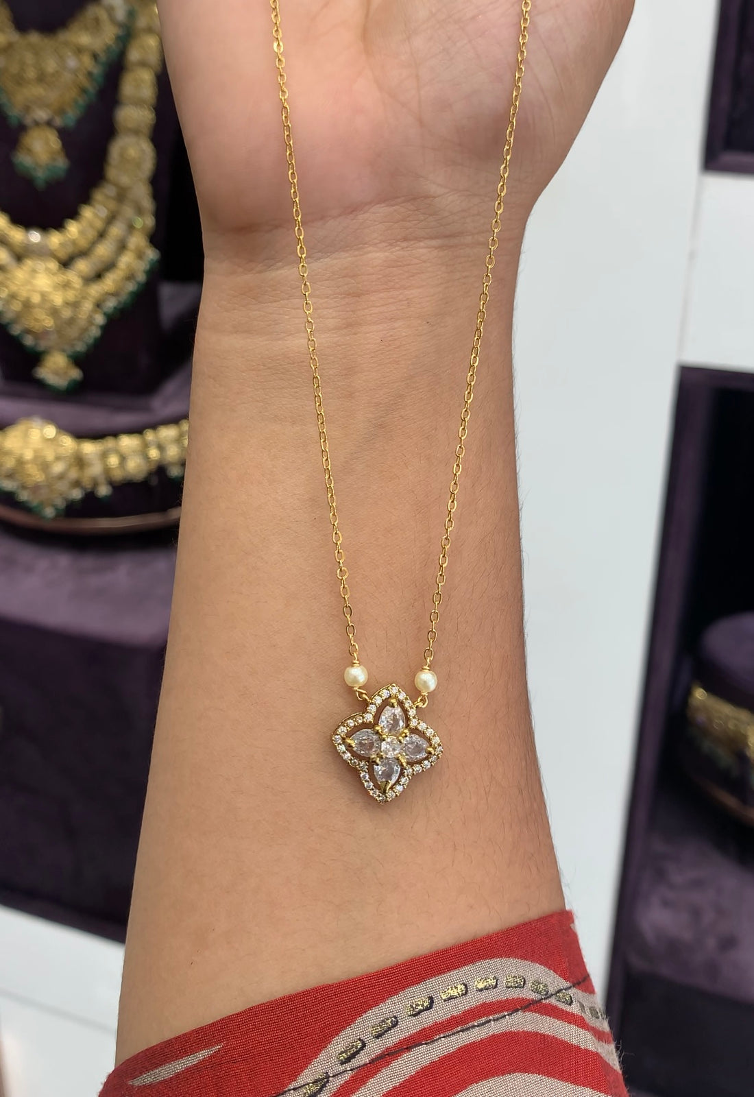 Beautiful Locket set with Nice chain
