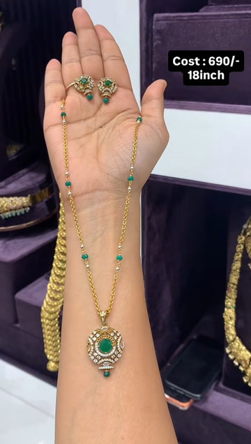 Beautiful customised pendant with chain 18inchs