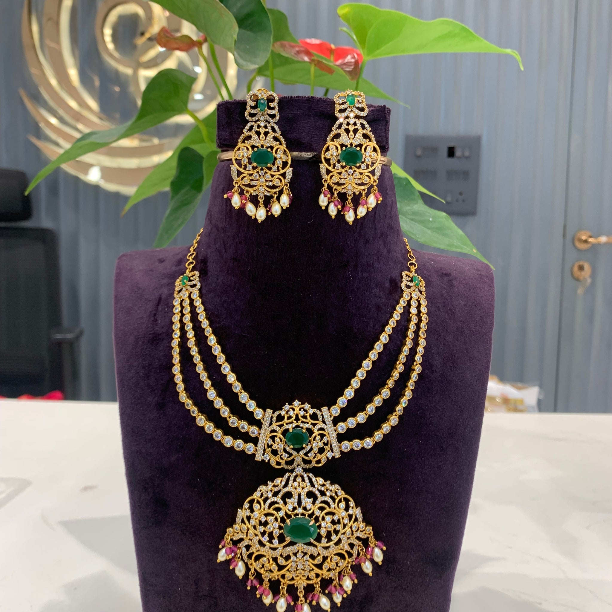 Beautiful customised 3step mini neckset