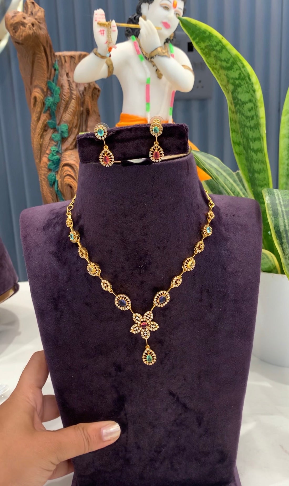 Beautiful navarathana style simple party wear necklace