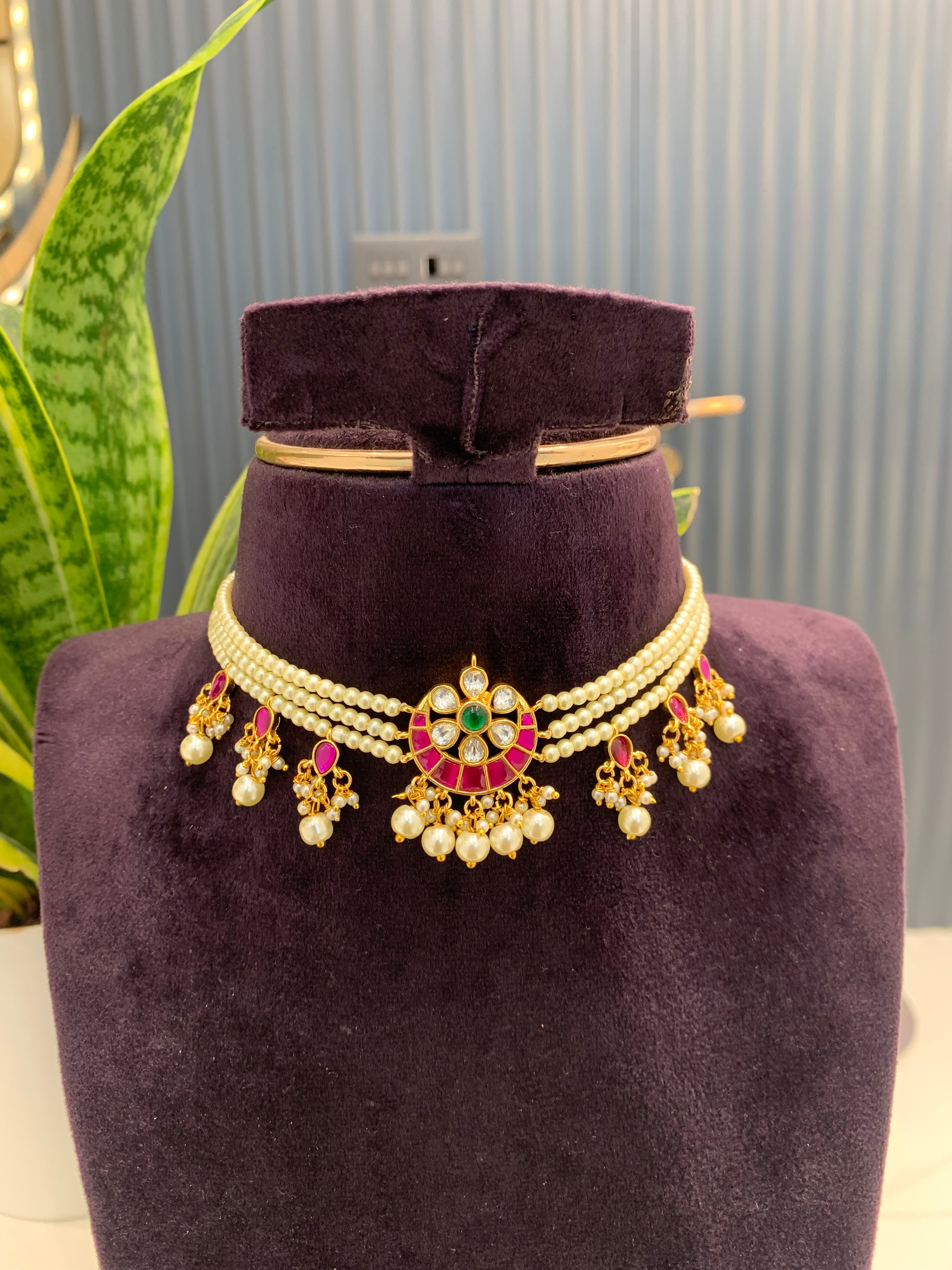 Beautiful white pearls Beads set  with jadav stone locket