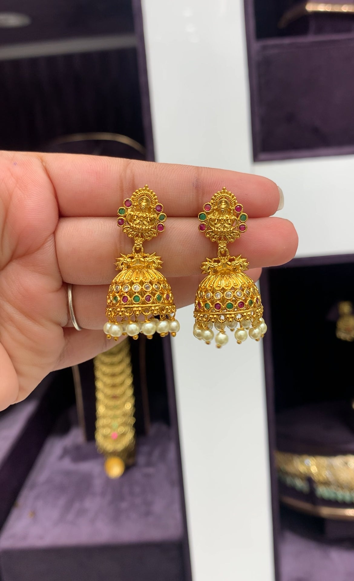 Beautiful gold replica jumkies