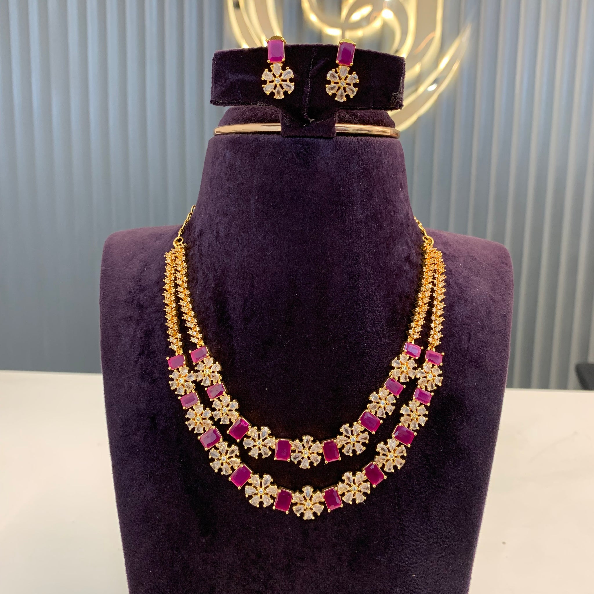 Beautiful 2 step necklace