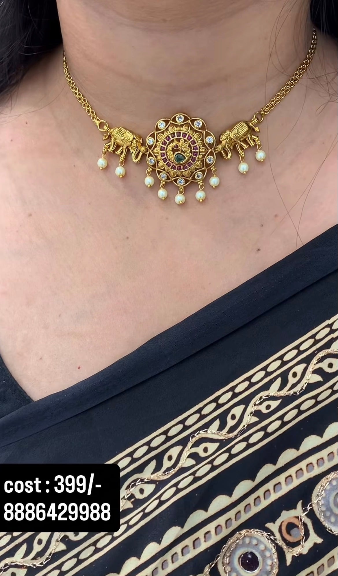 Beautiful simple cute chocker set