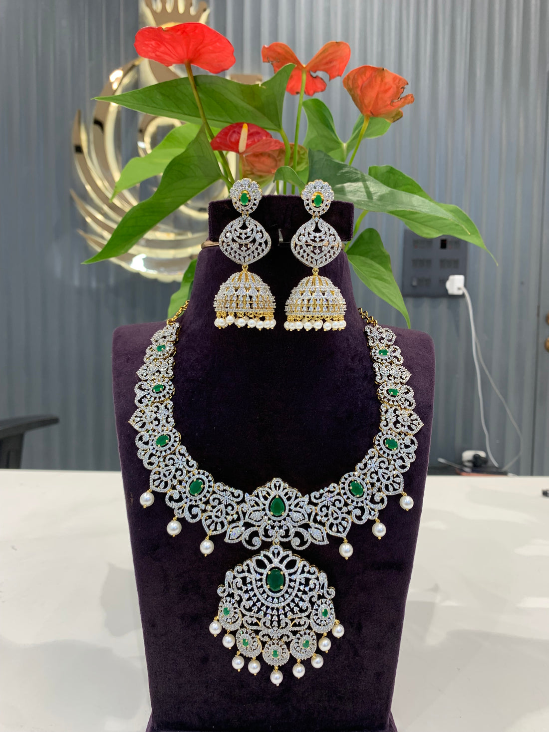 Beautiful GJ heavy neckset