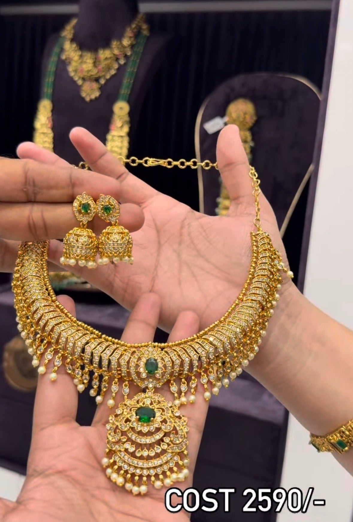 Beautiful jilebi pattern necklace