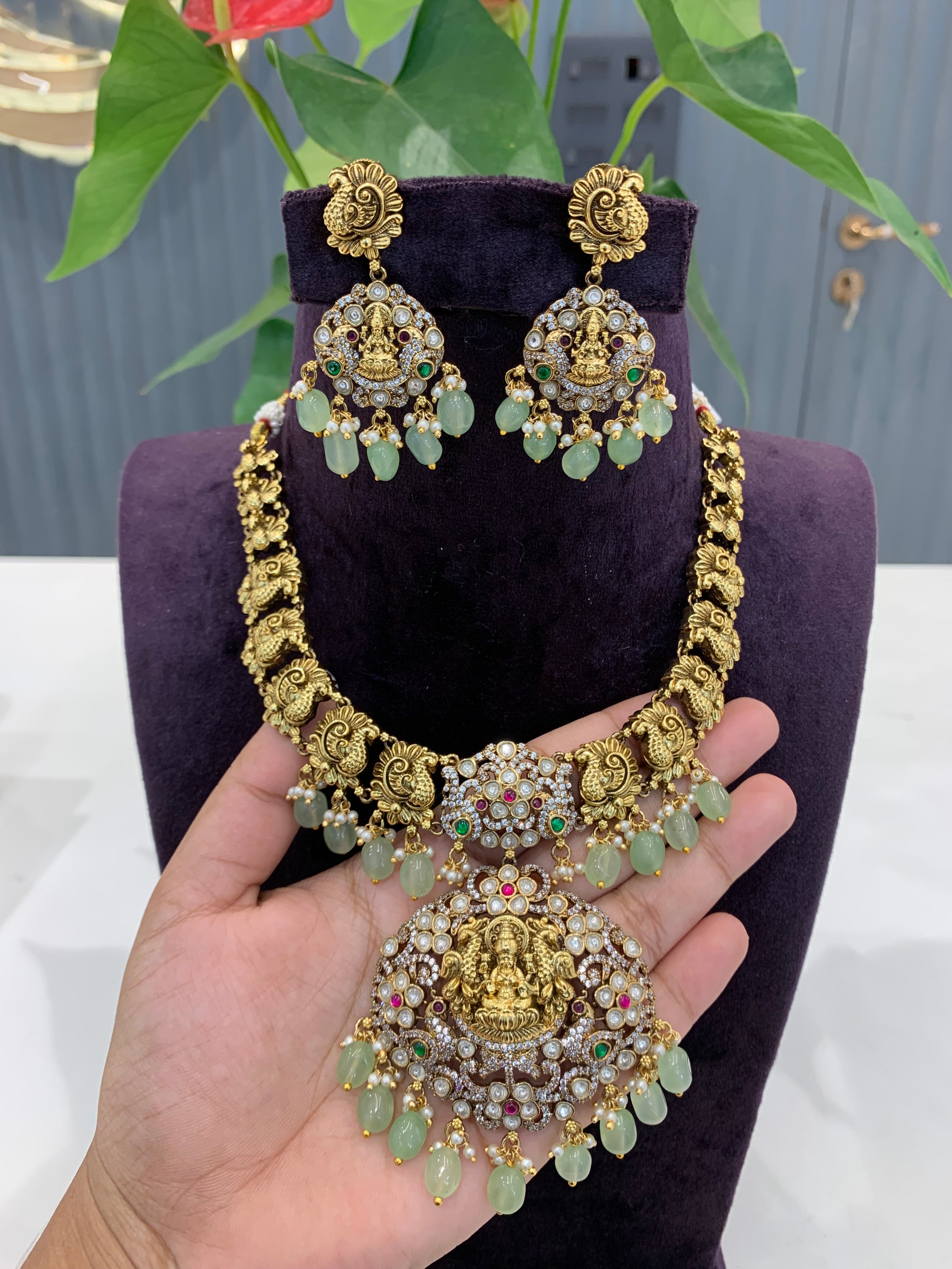 Beautiful kundhan necklace