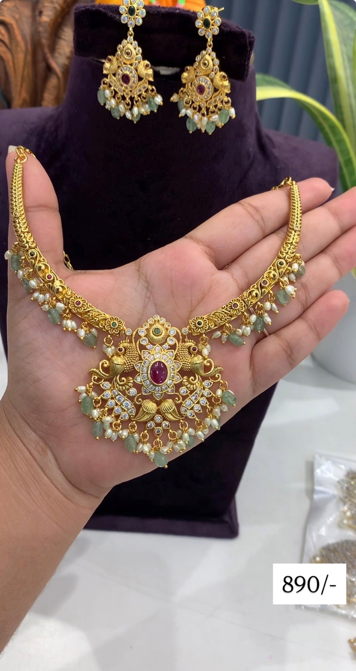 Beautiful kanti necklace