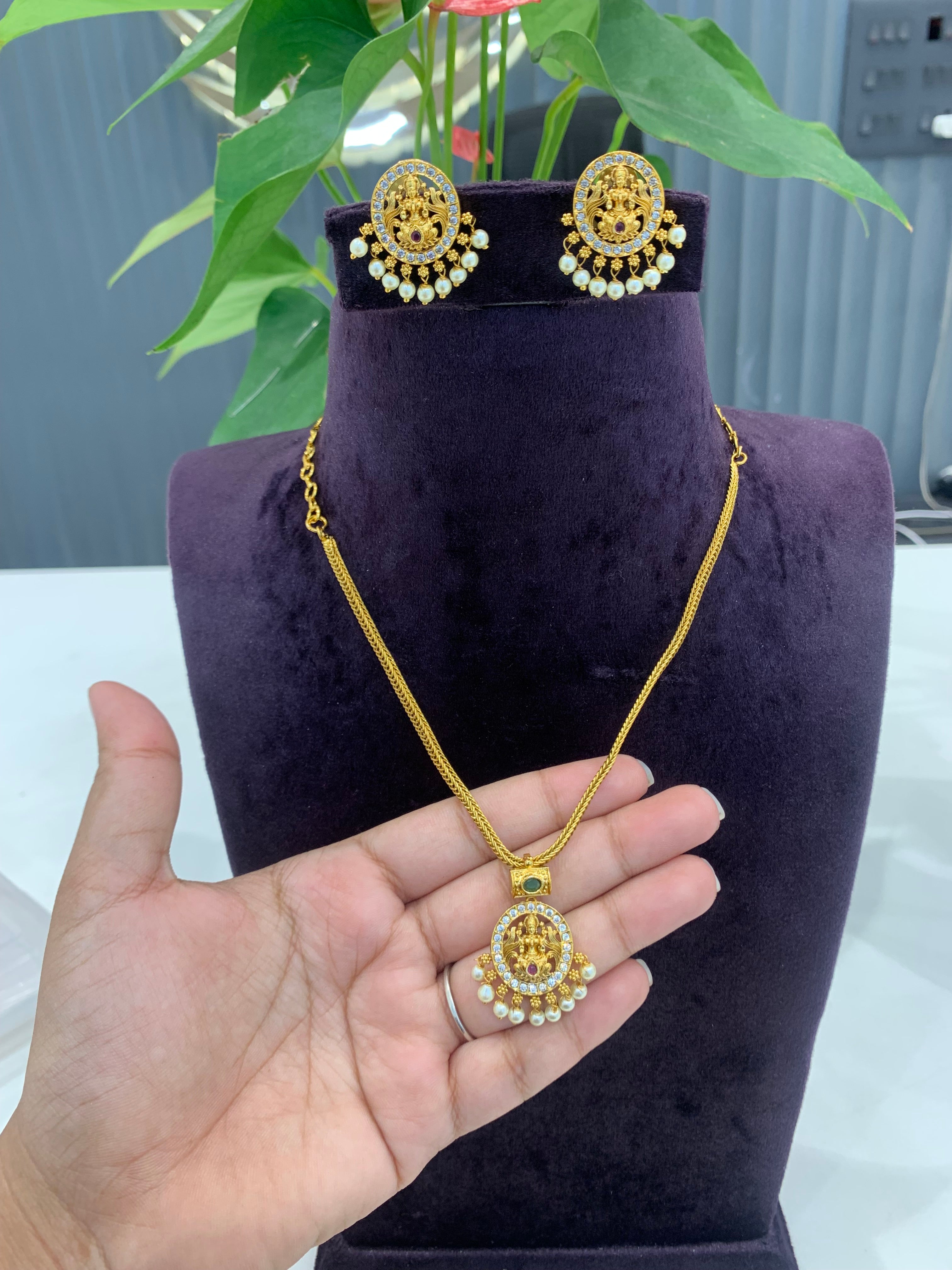 Beautiful simple necklace