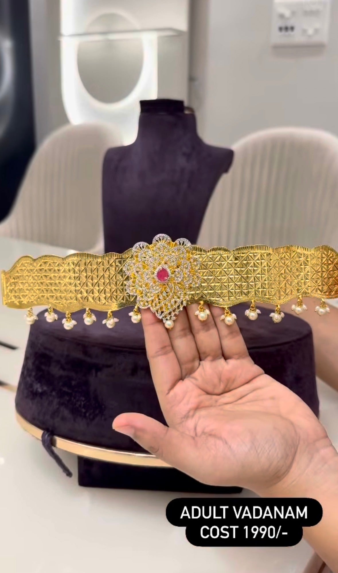 Beautiful adult vaddanam with GJ locket