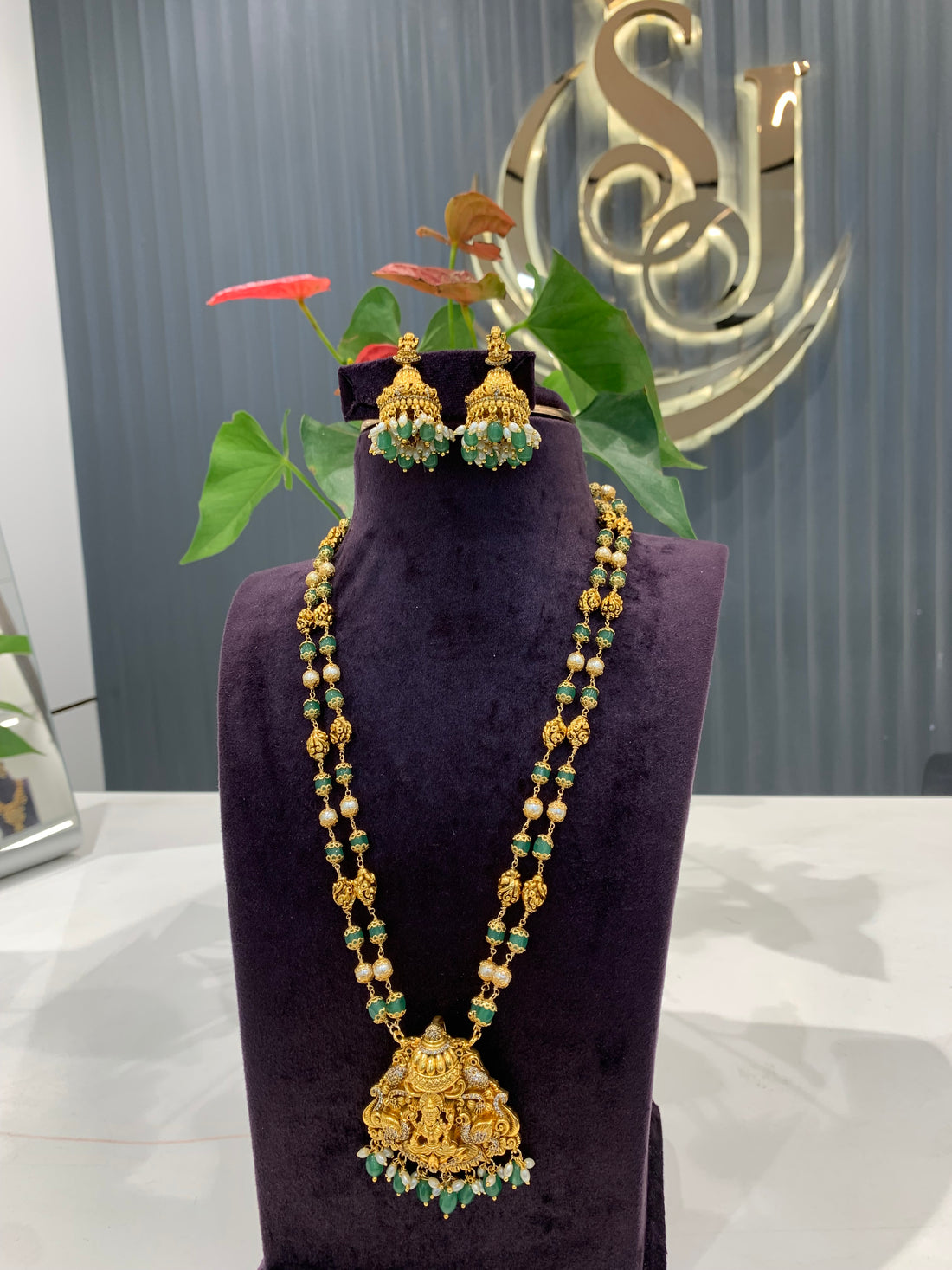 Beautiful customised nakshi beads set